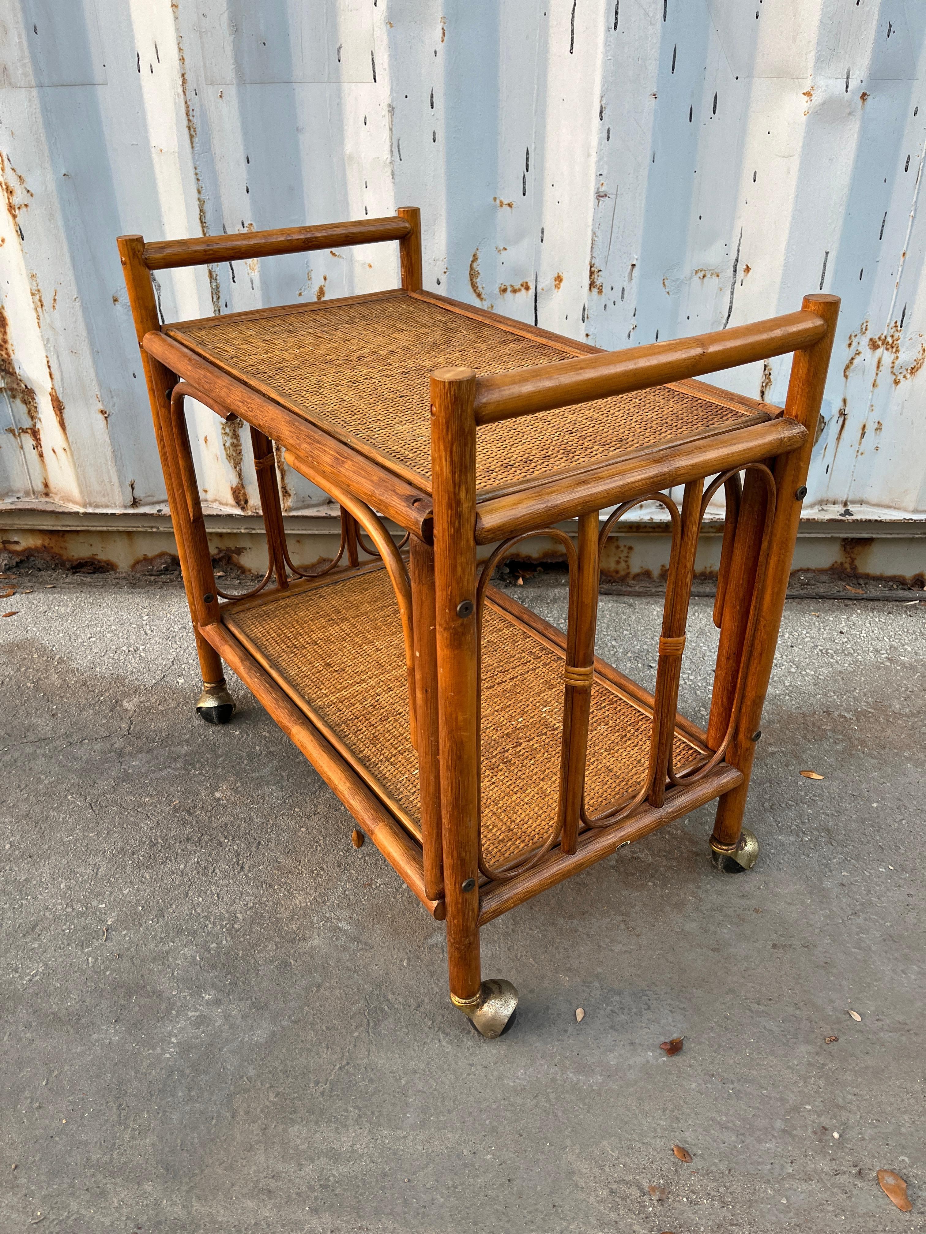 Coastal Style Rattan Dry Bar/ Serving Cart. Circa 1970s In Good Condition For Sale In Miami, FL