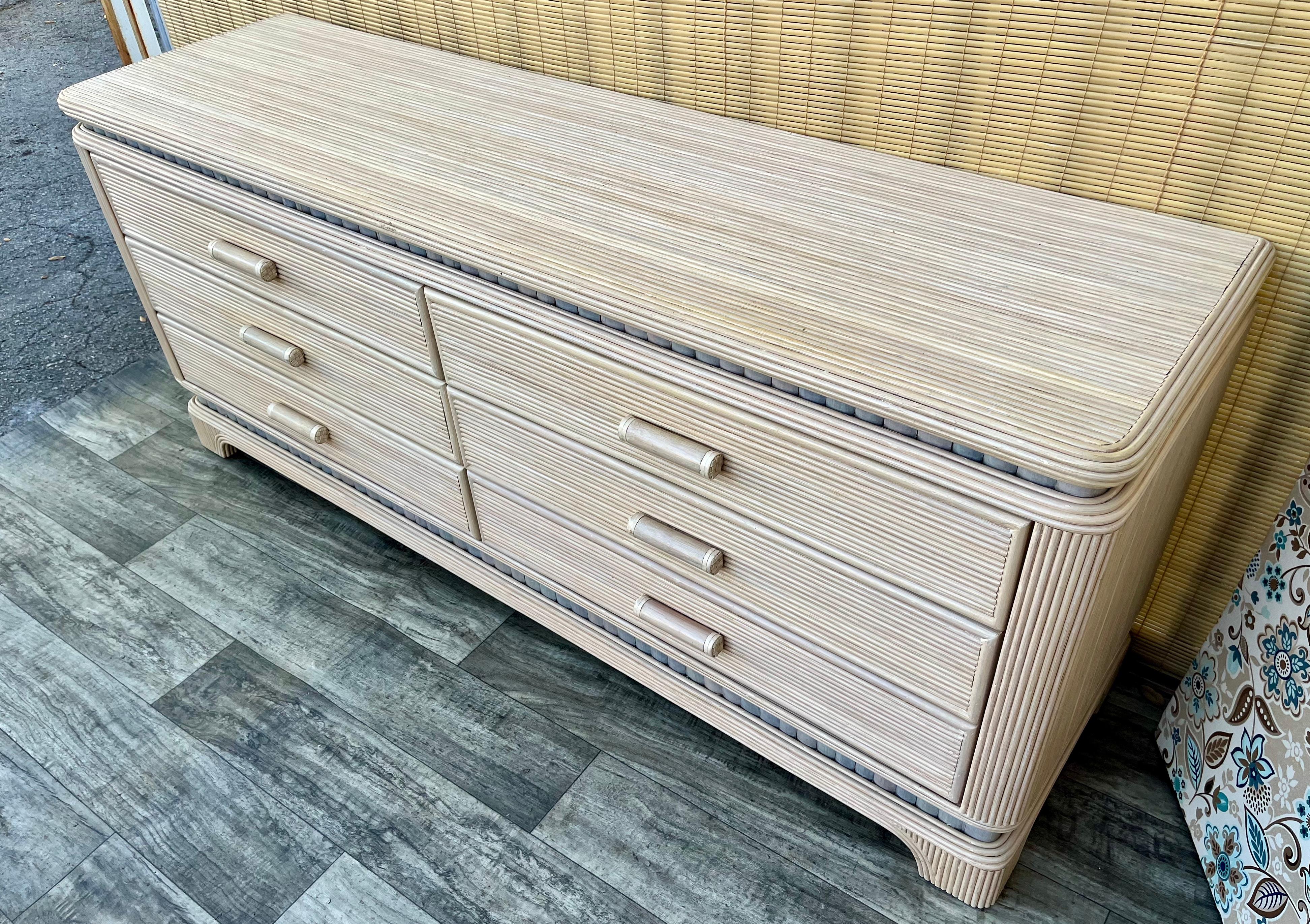 Coastal Style Split Reed Dresser in the Betty Cobonpue's manner. Circa 1980s In Good Condition For Sale In Miami, FL