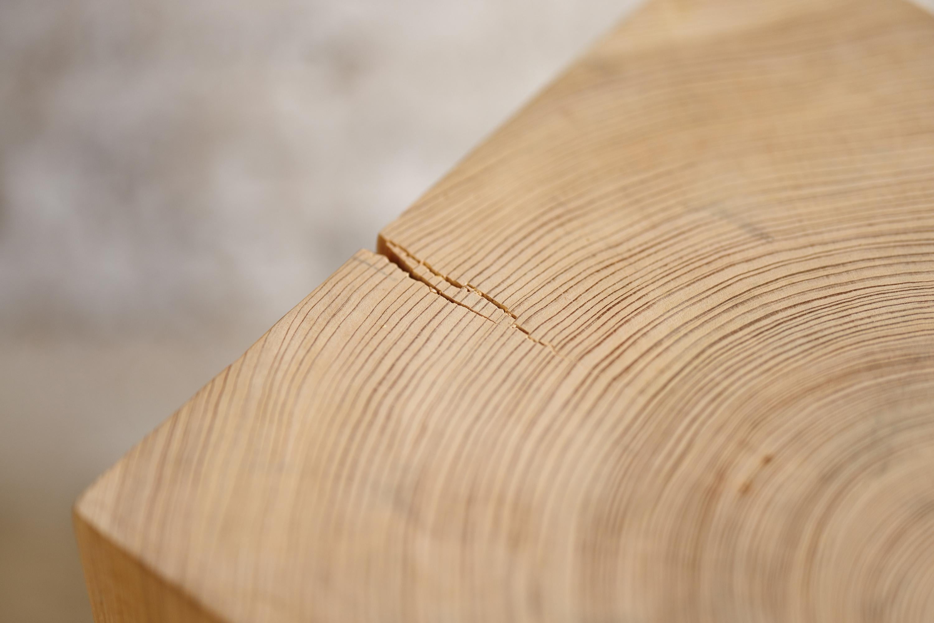 XXIe siècle et contemporain Table d'appoint cube en bois de cyprès Coastal Vibe 15