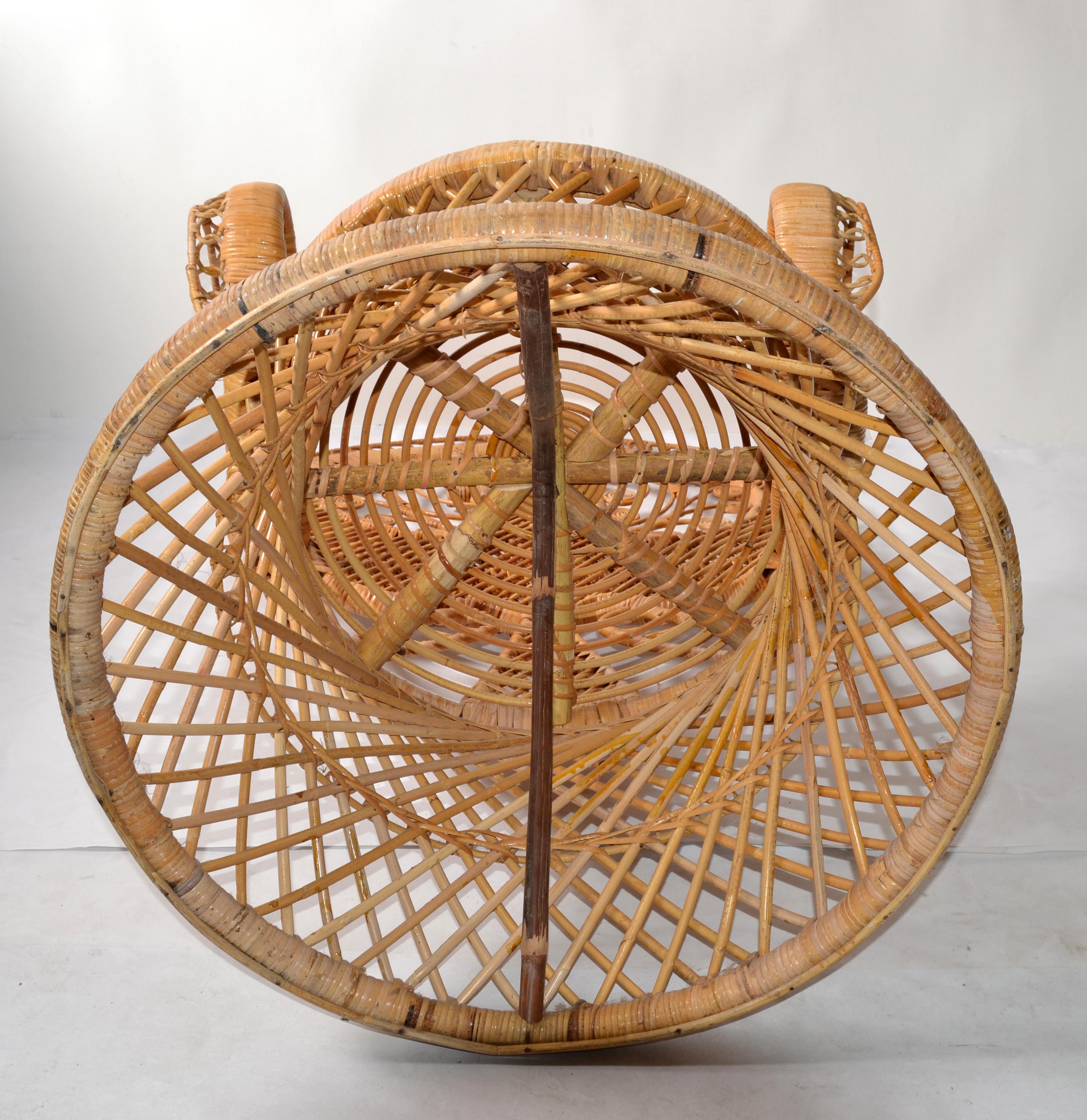 Coastal Vintage Round Rattan Accent Table Hand-Woven Wicker Caning Peacock Chair For Sale 6