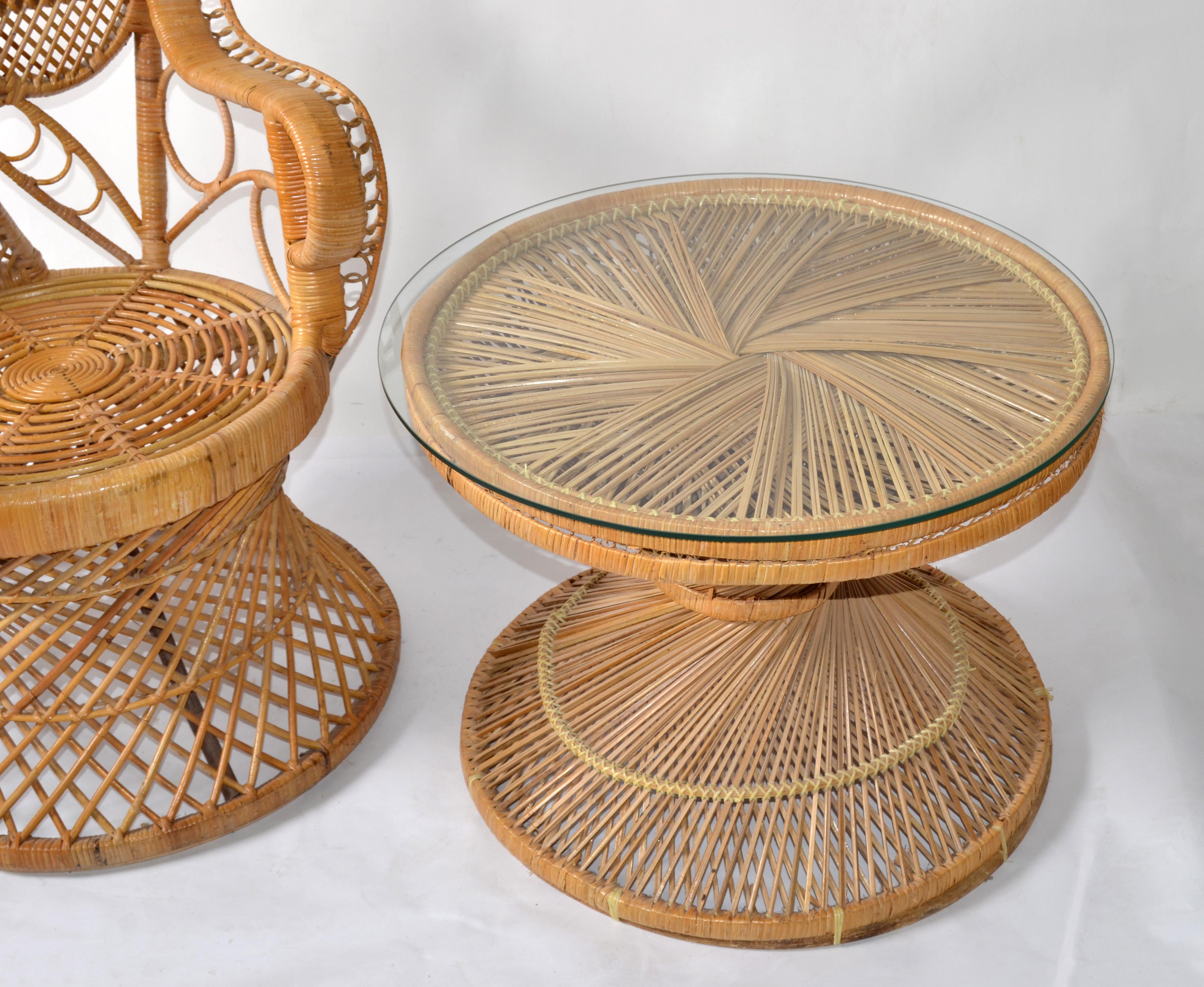 Osier Coastal Vintage Round Rattan Accent Table Hand-Woven Wicker Caning Peacock Chair en vente