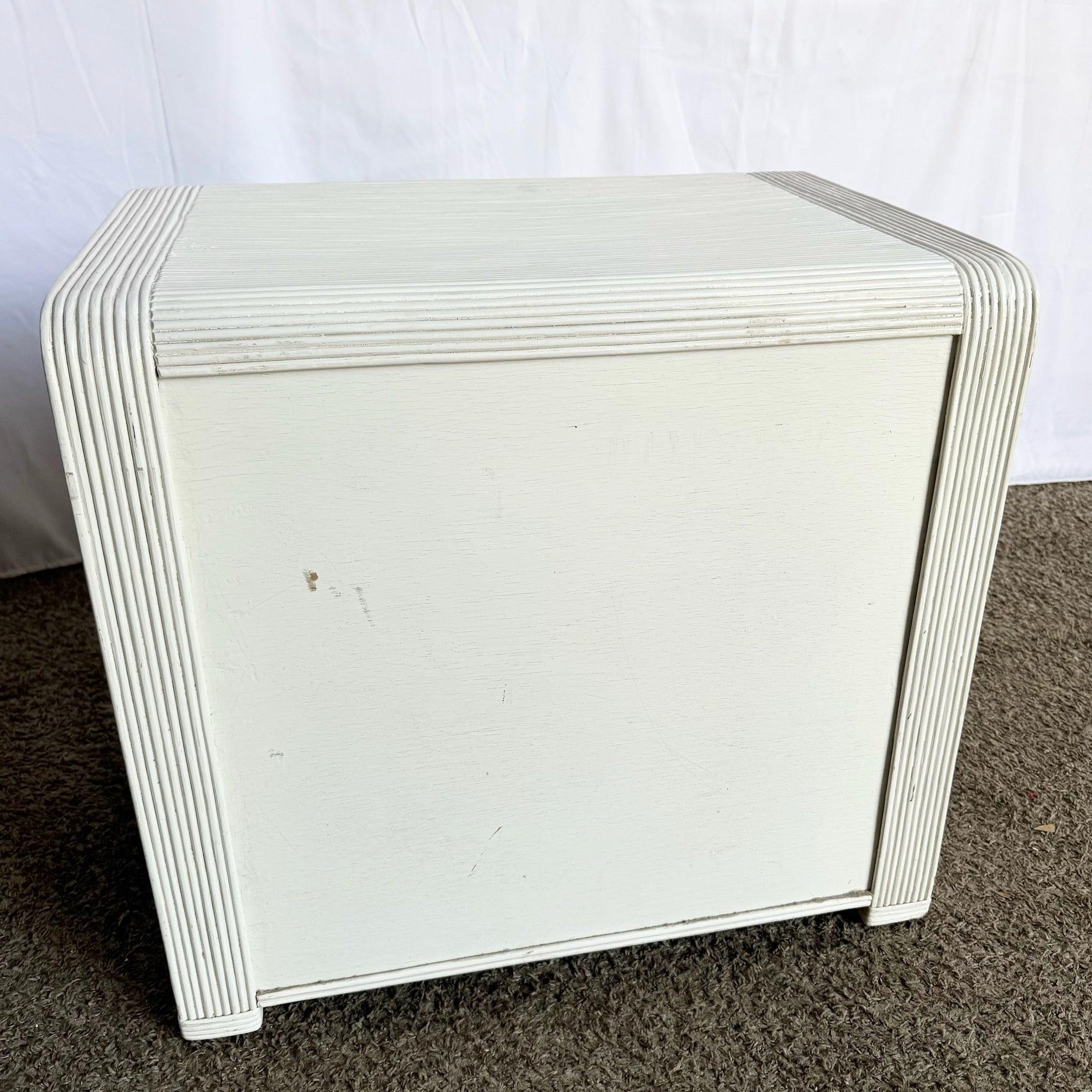 Indonésien Coastal White Wavy Pencil Reed Nightstand en vente