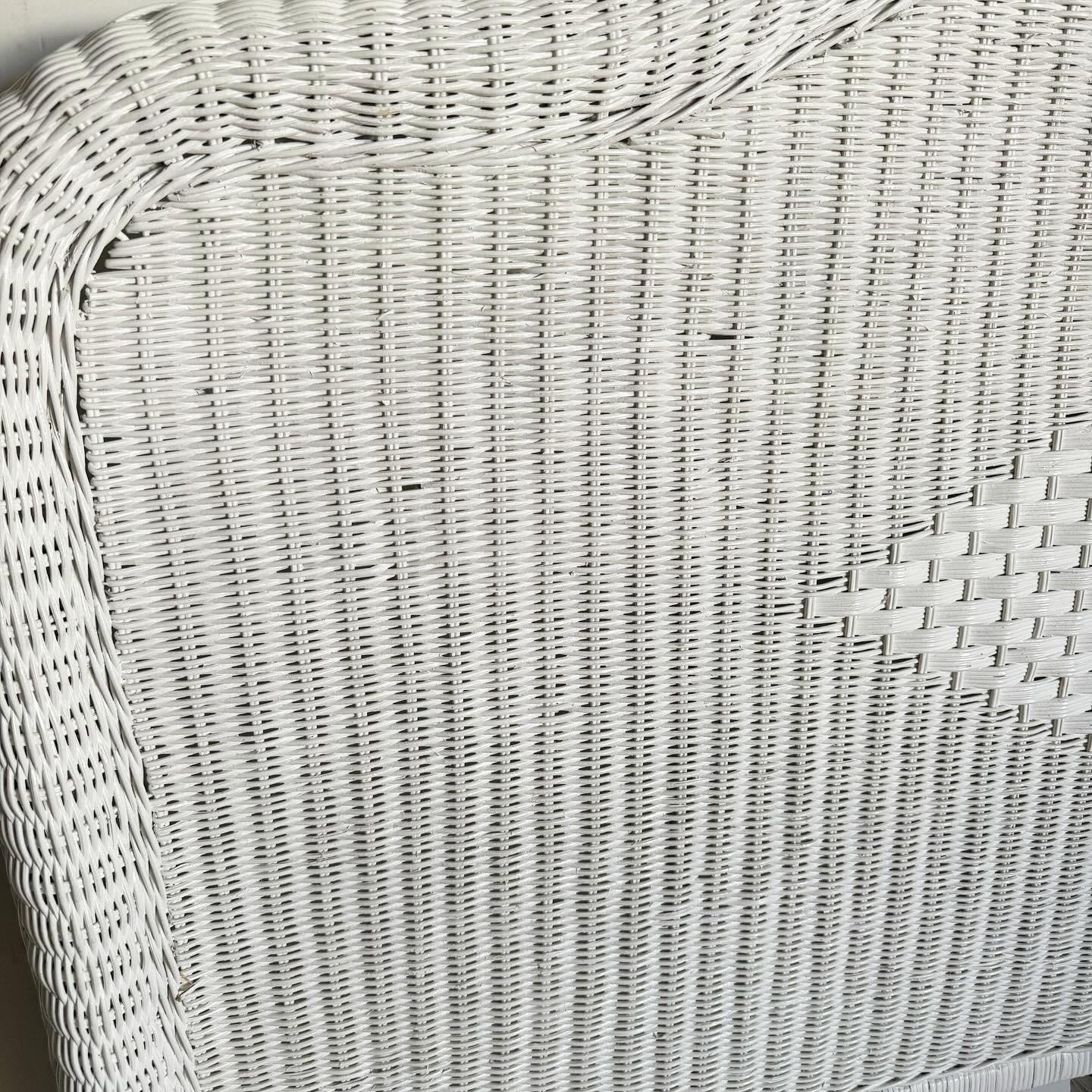 Coastal White Wicker Full Size Headboard In Good Condition In Delray Beach, FL