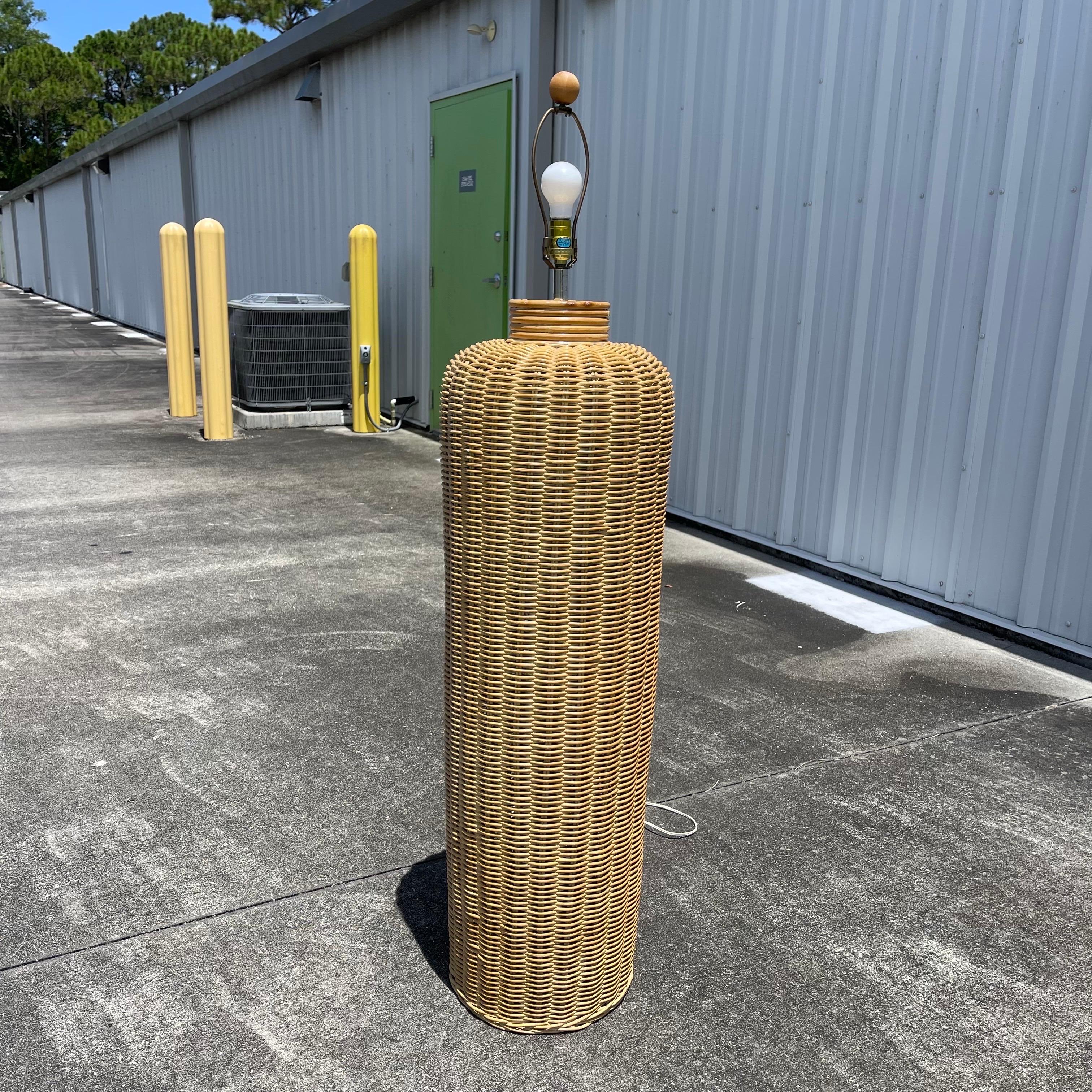 Coastal Woven Wicker Vessel Floor Lamp In Good Condition For Sale In Jensen Beach, FL