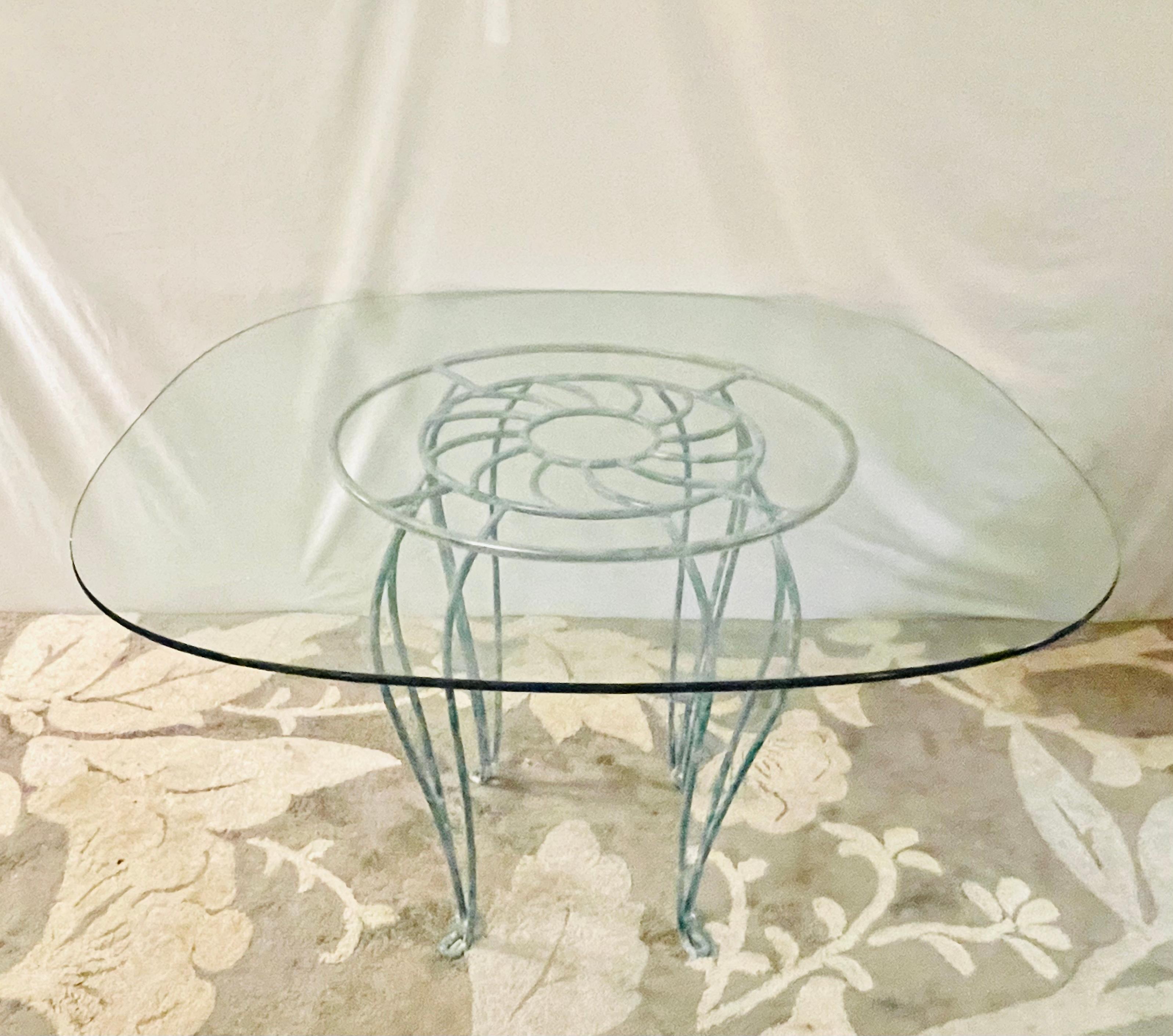 Coastal Wrought Iron Seashell Table In Good Condition For Sale In Cumberland, RI