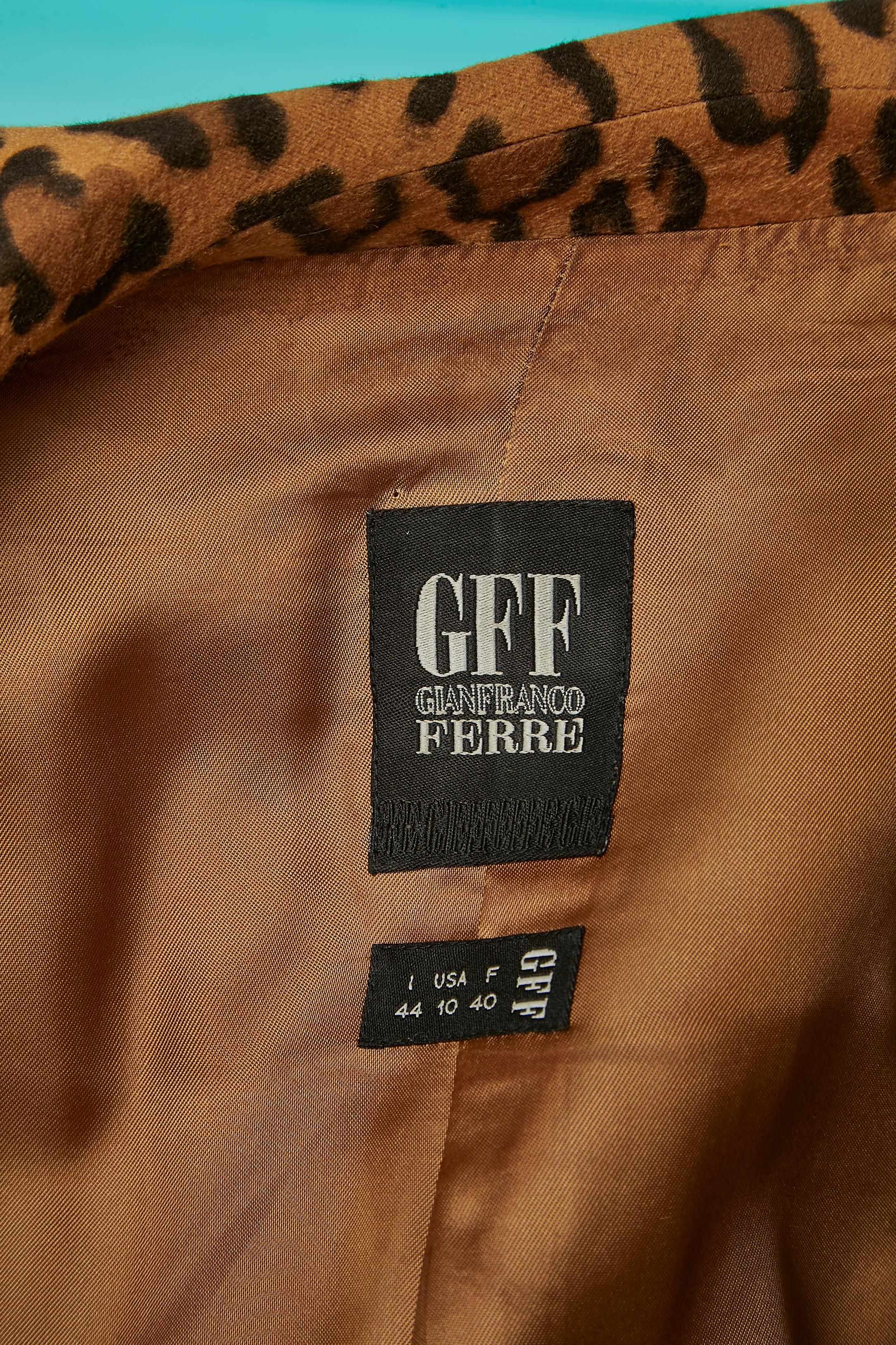 Coat and skirt ensemble with leopard print GFF Gianfranco Ferré  For Sale 4