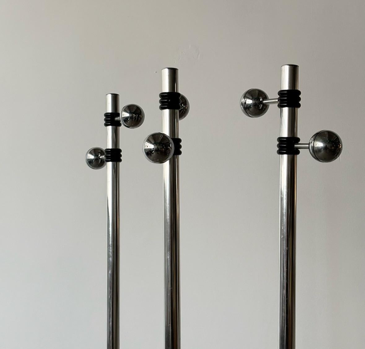Coat hanger by Fratelli Mannelli, 1970’s Italy In Excellent Condition In Tel Aviv-Yafo, Tel Aviv District