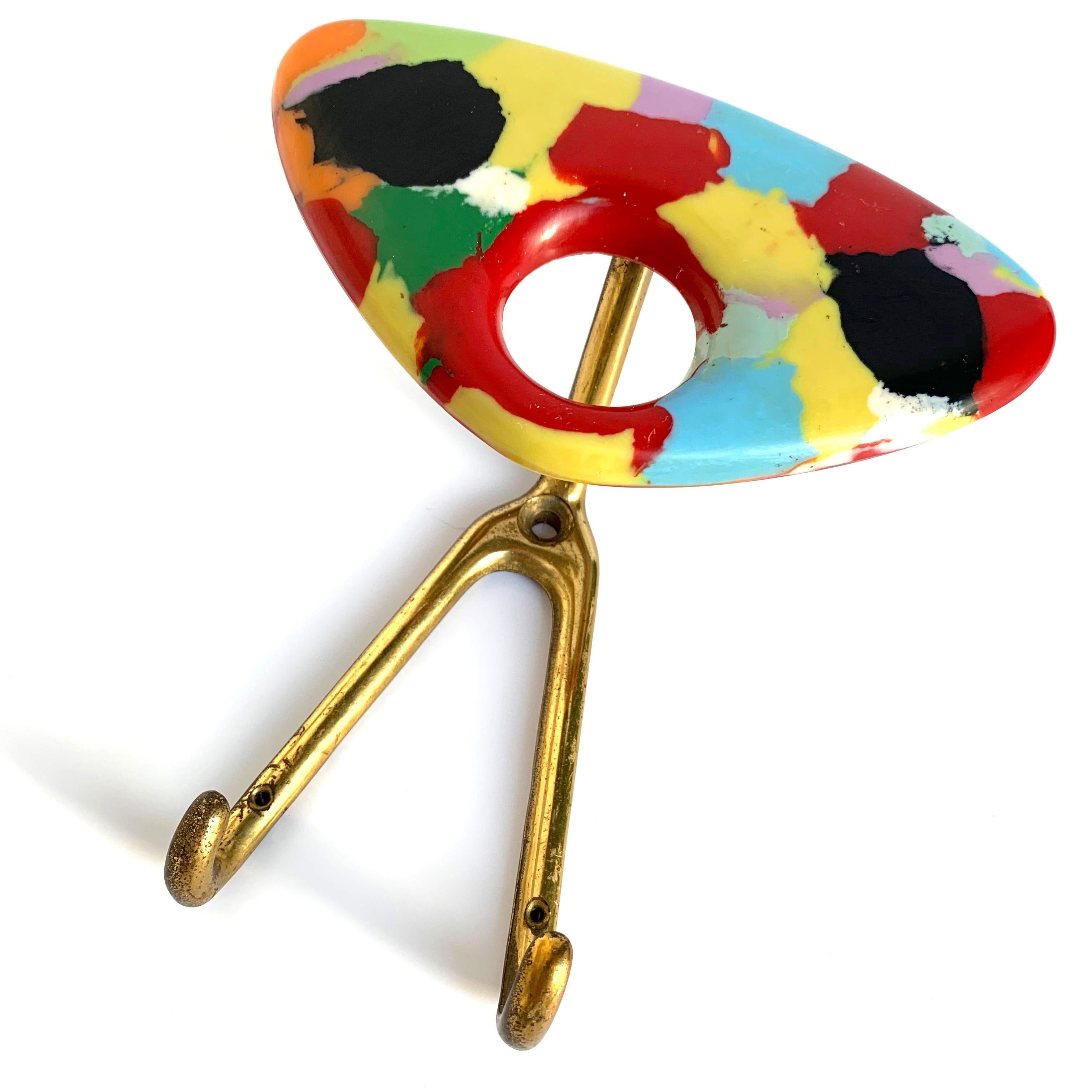 Coat Hanger Made of Multicolored Plastic and Brass, Italy, 1950s In Good Condition In Roma, IT