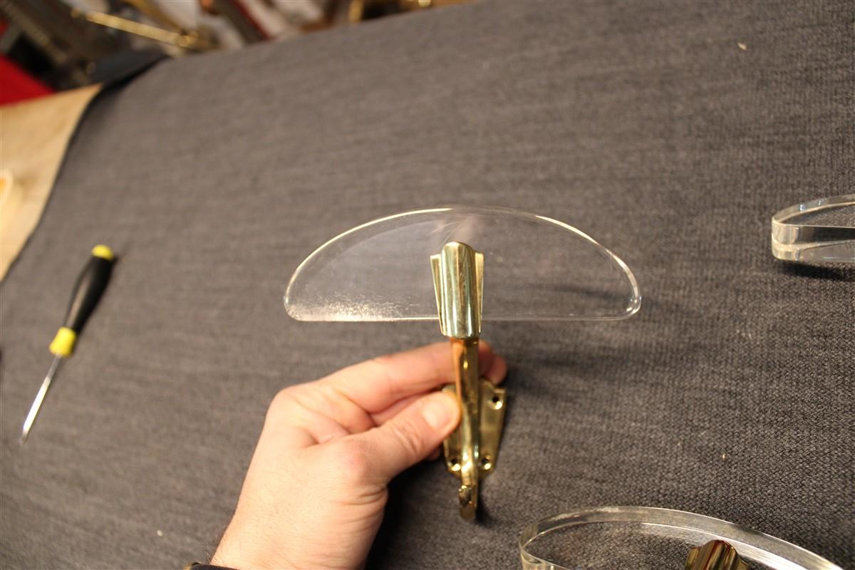 Metà XX secolo Appendiabiti in lucite e ottone massiccio, design italiano del 1950, metà secolo. in vendita