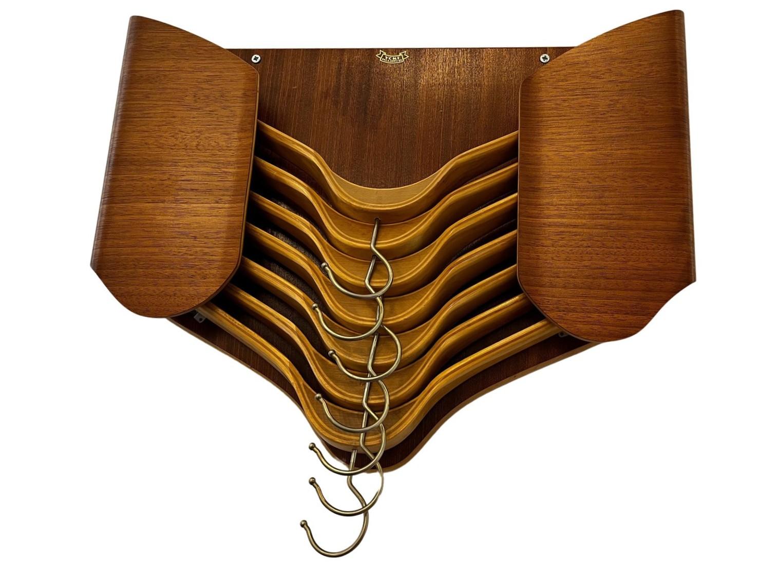 Colgador para abrigos, diseño sueco, madera de teca, YCKI Suecia, años 60 en venta 3