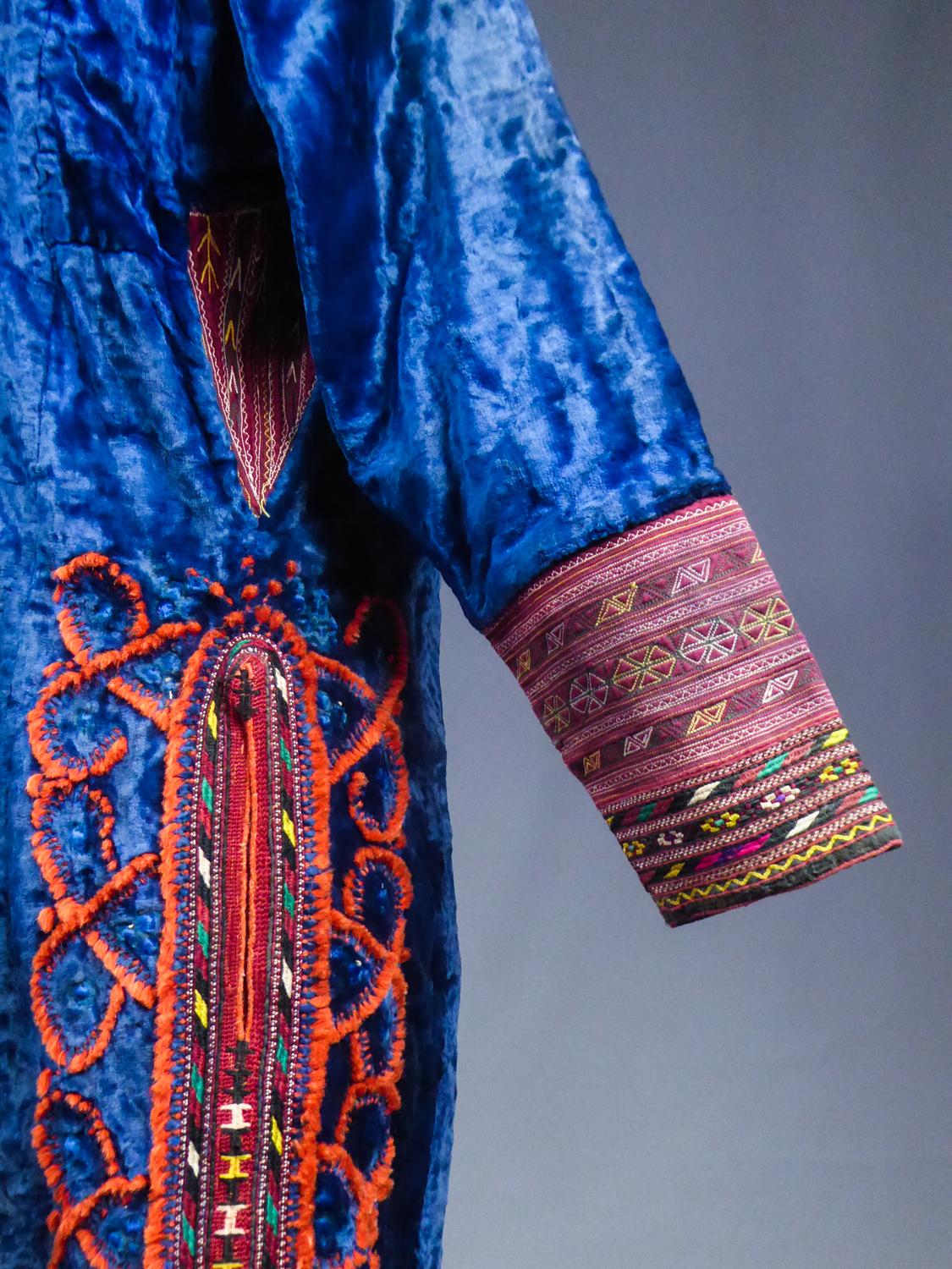 Abrigo de terciopelo azul bordado con lana - Turkmenistán Circa 1950/1970 5