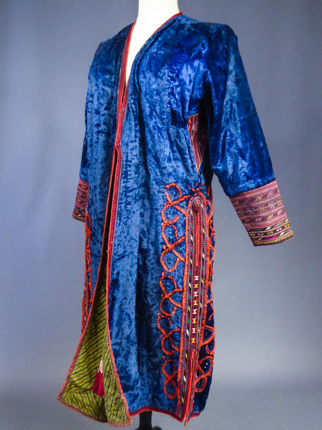 Abrigo de terciopelo azul bordado con lana - Turkmenistán Circa 1950/1970 9