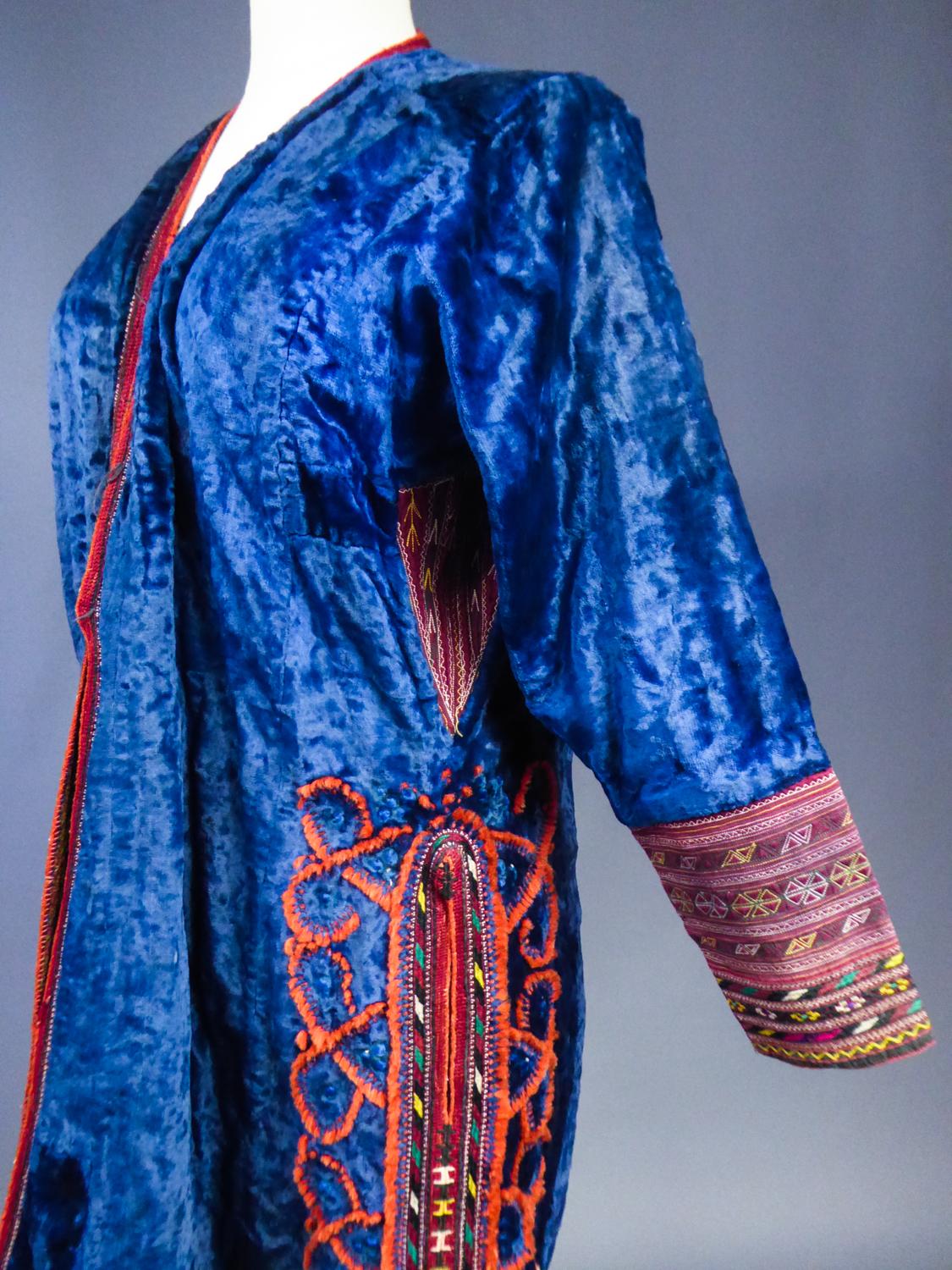 Abrigo de terciopelo azul bordado con lana - Turkmenistán Circa 1950/1970 4