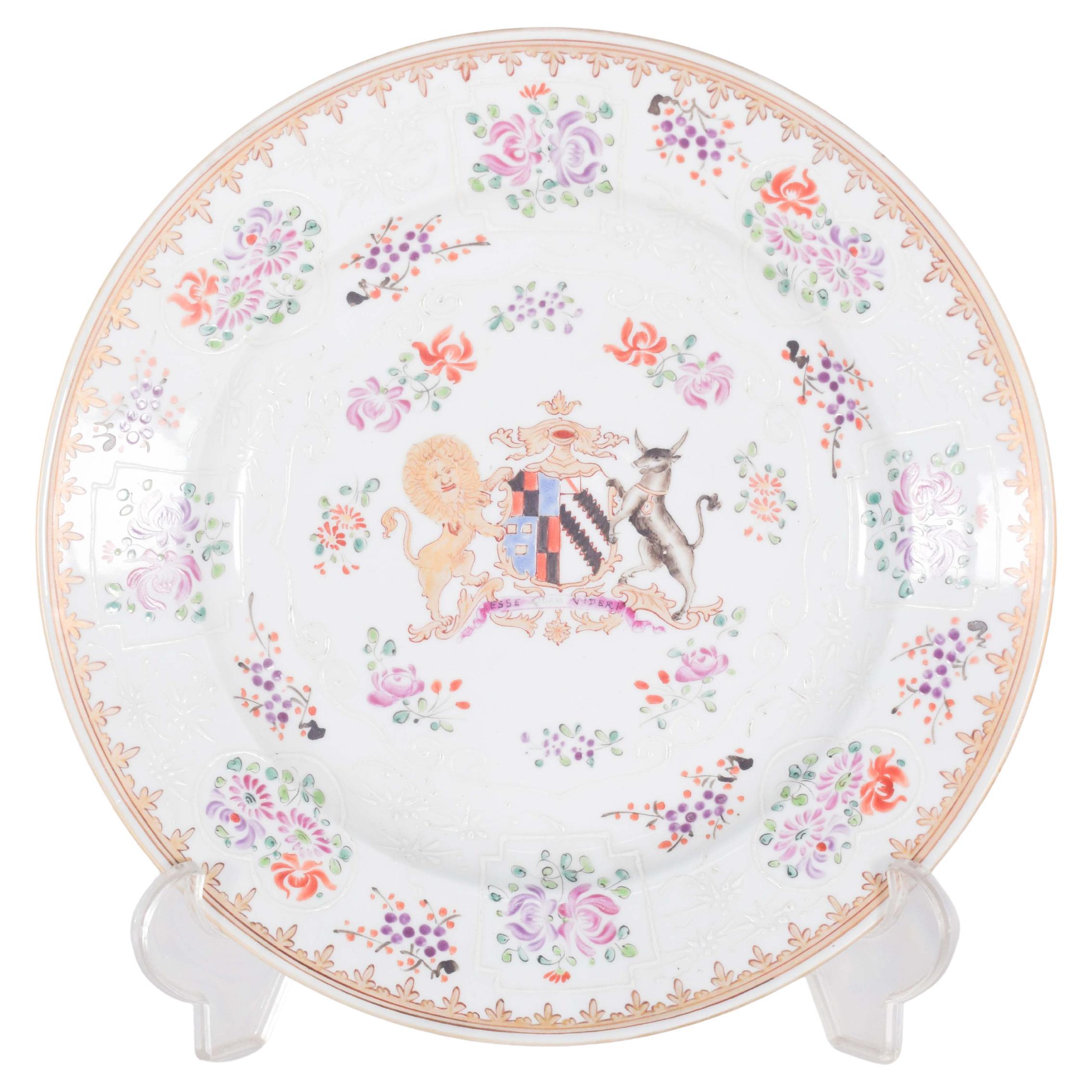 Placa con Escudo de Armas en Porcelana China, Disnato Qing