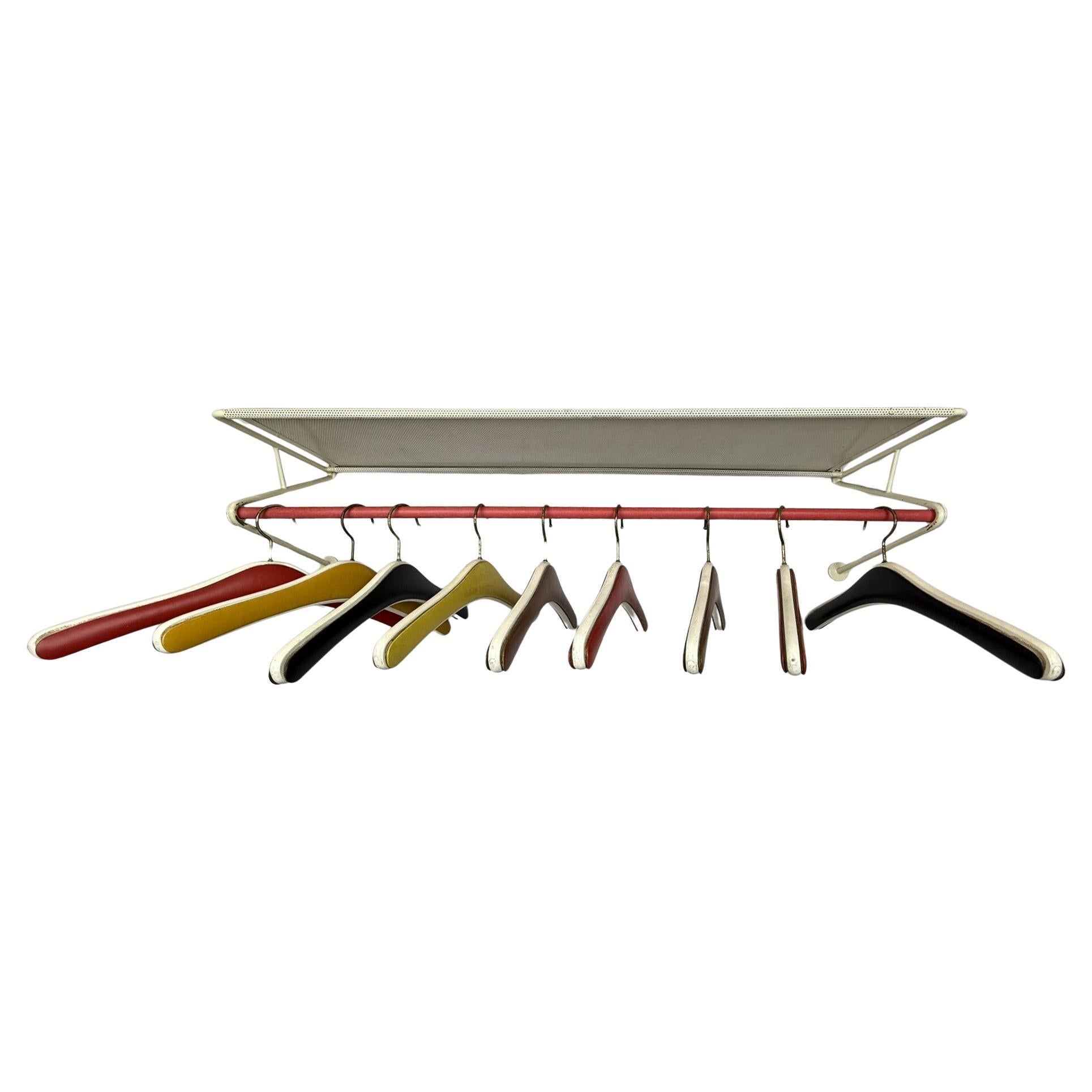 Perchero de Mathieu Mategot para Artimeta, años 50