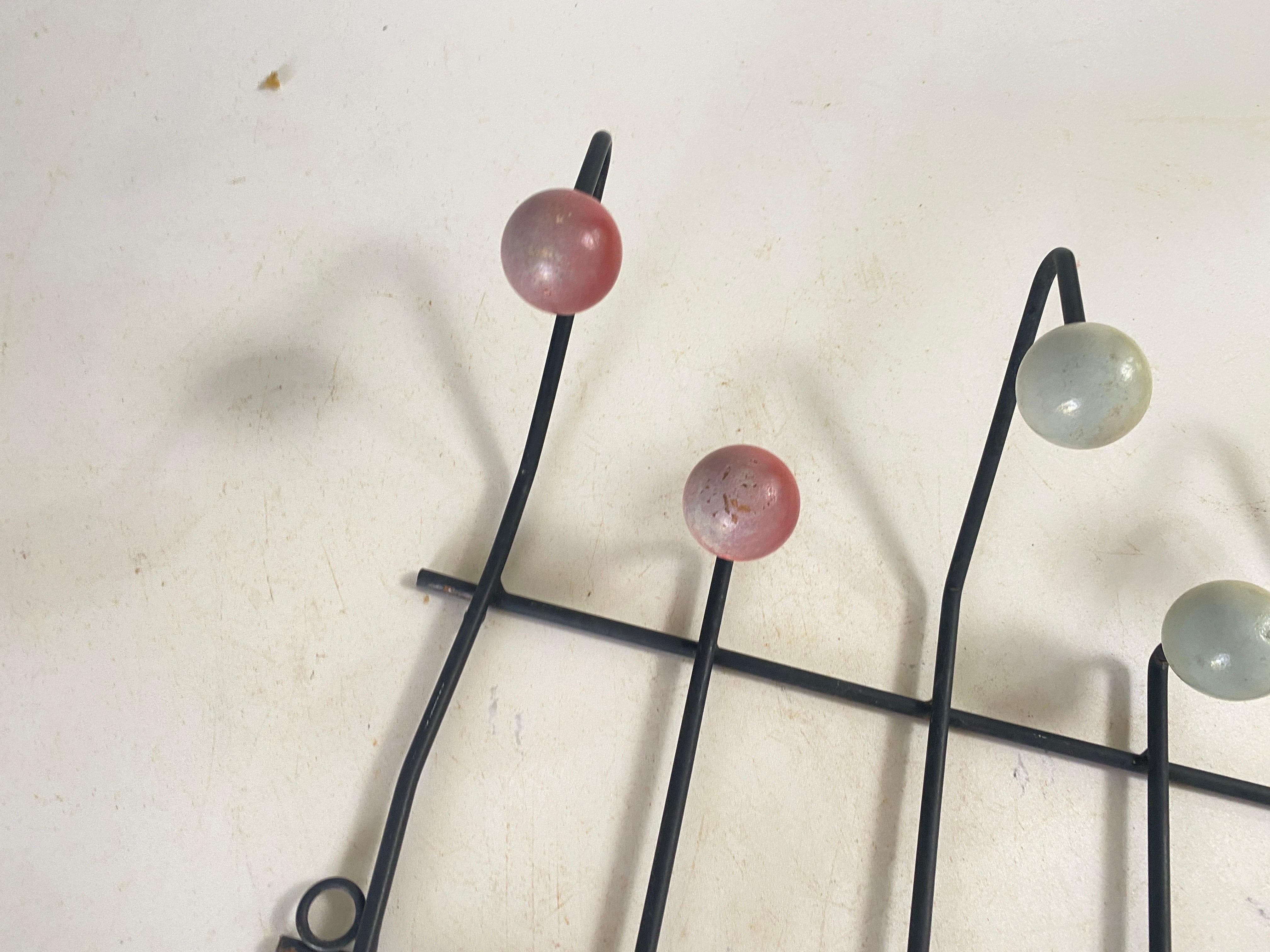 Coat Rack in black painted Metal, with blue and Red Wood Bowls, USA 1970 For Sale 5