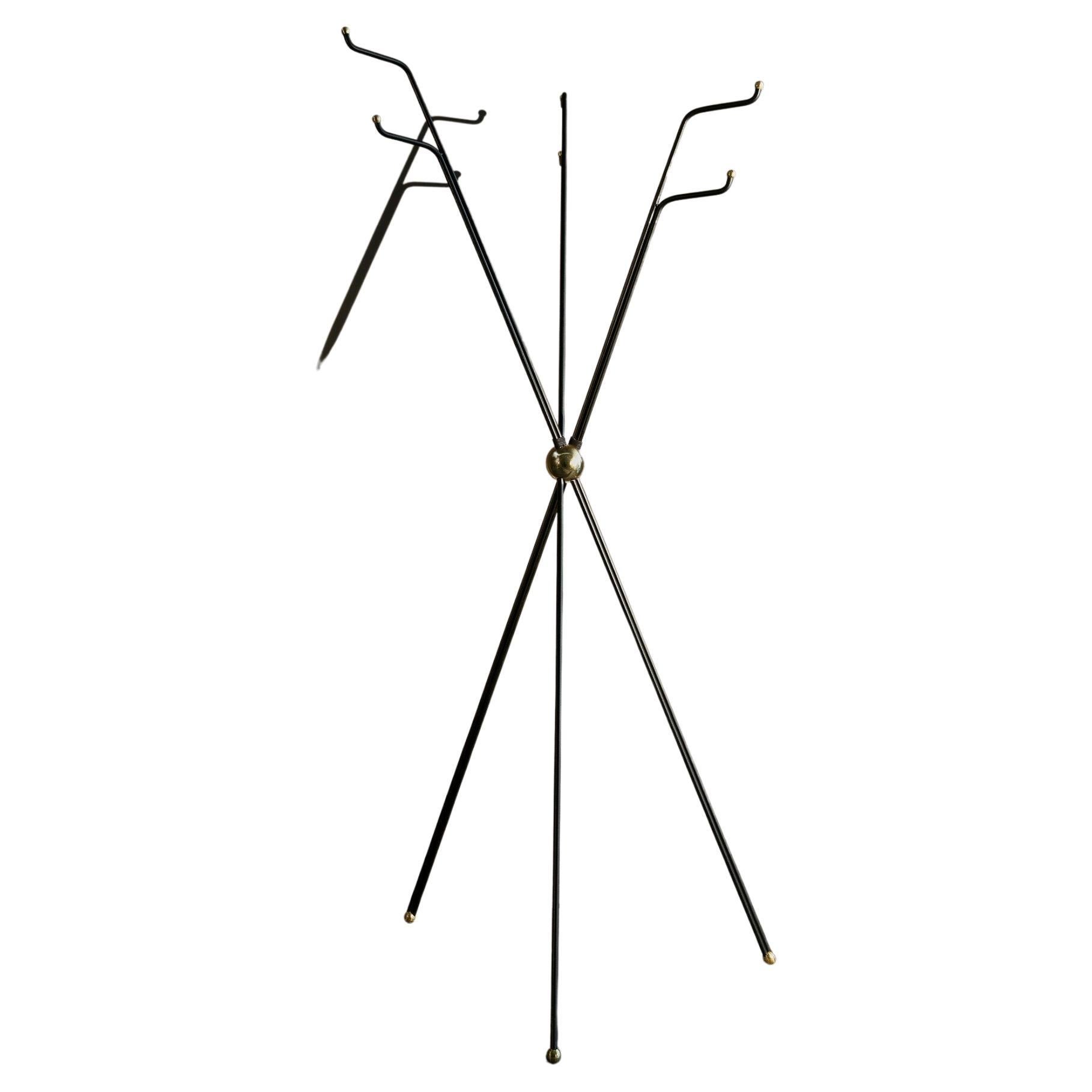 AAM_01 Coat Rack by ANDEAN, Represented by Tuleste Factory