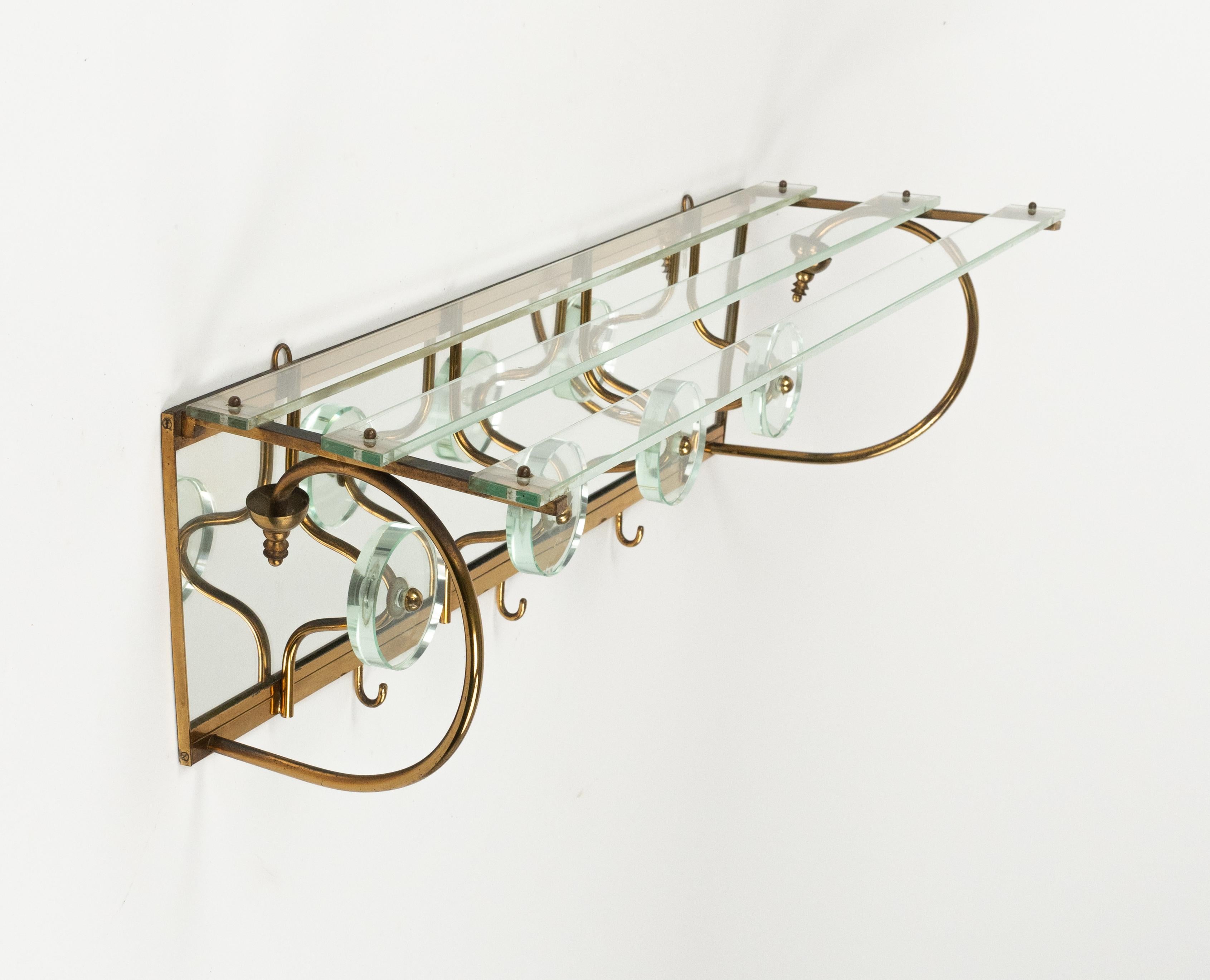 Coat Rack Shelf in Mirror, Brass and Glass Fontana Arte Style, Italy 1950s im Zustand „Gut“ im Angebot in Rome, IT