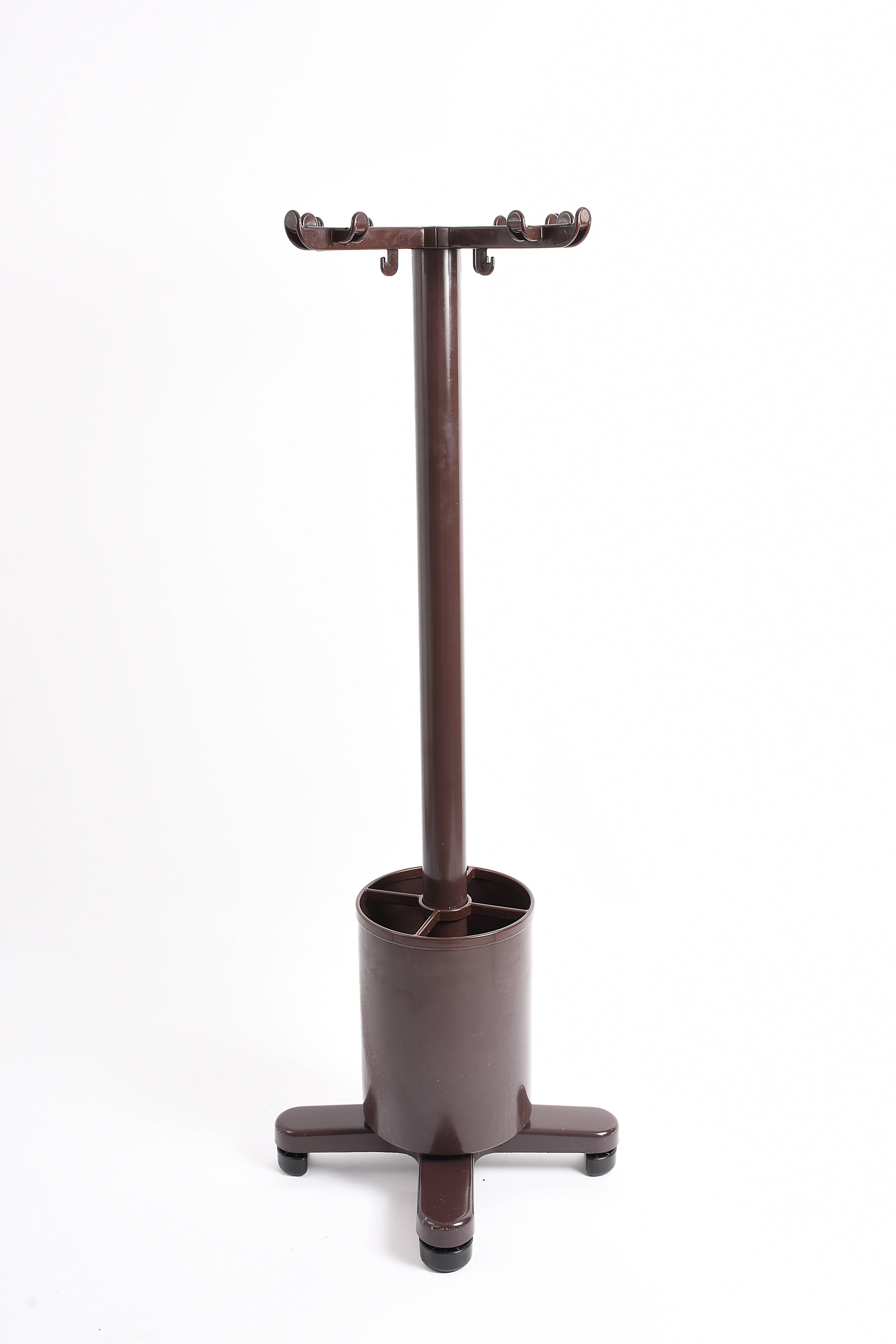 Coat Rack with Umbrella Stand by Ettore Sottsass for Olivetti, 1970s, Italy In Good Condition In Roma, IT
