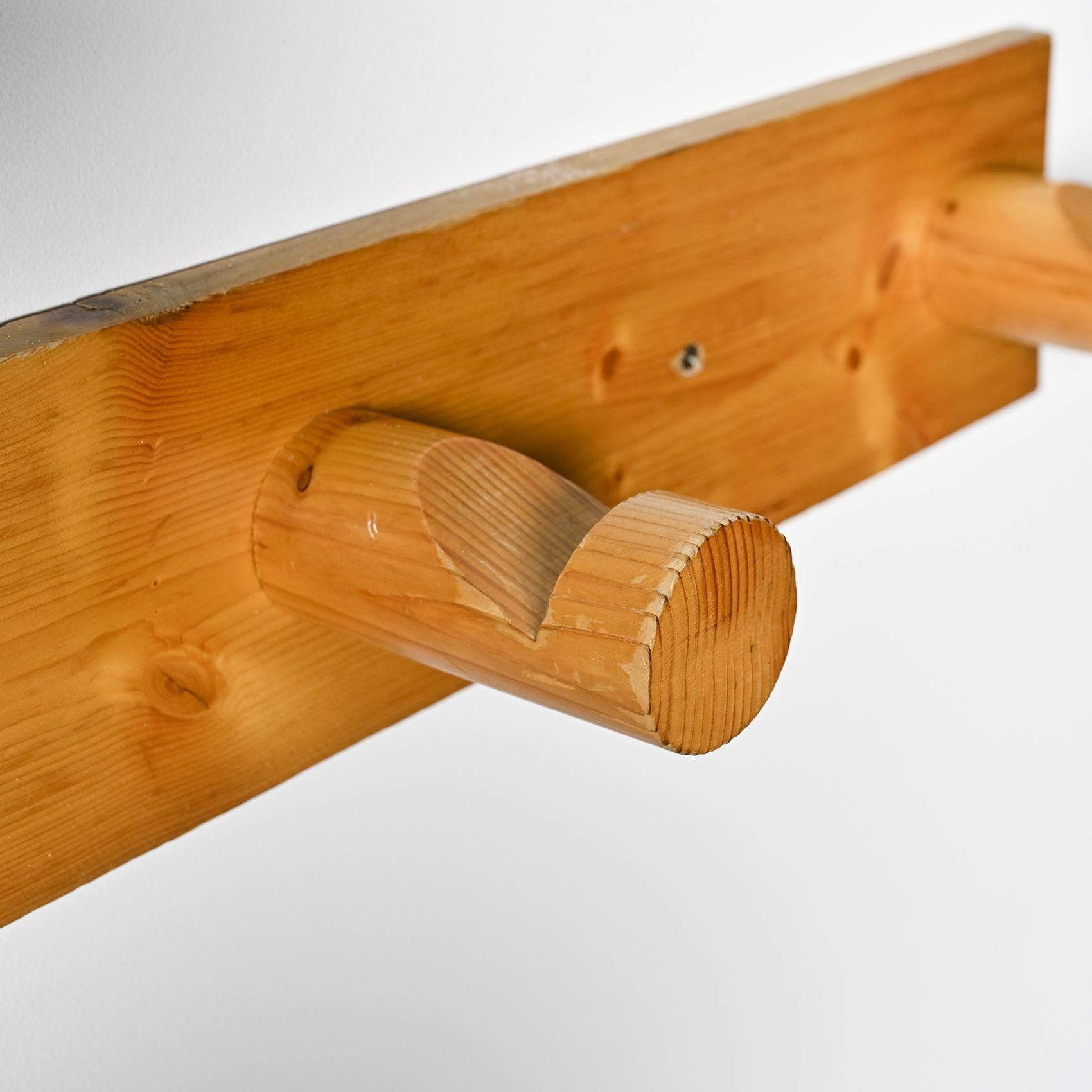 Coat racks by Charlotte Perriand, Les Arcs circa 1975, Set of 2 For Sale 3