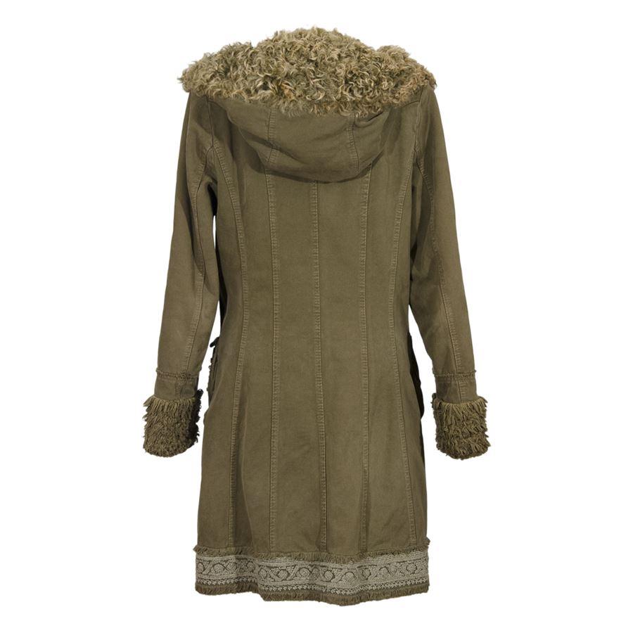 Cotton Hood and profiles in fur Military green color Embroidery on pockets and at the bottom Three buttons
