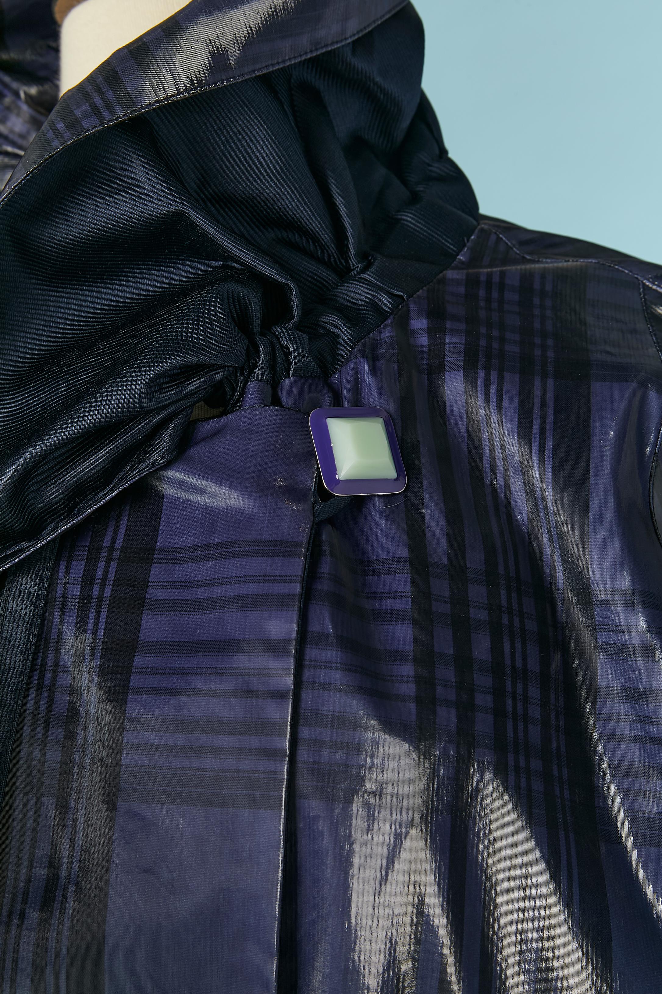Noir Veste imperméable enduite avec motif à carreaux Giorgio Armani en vente