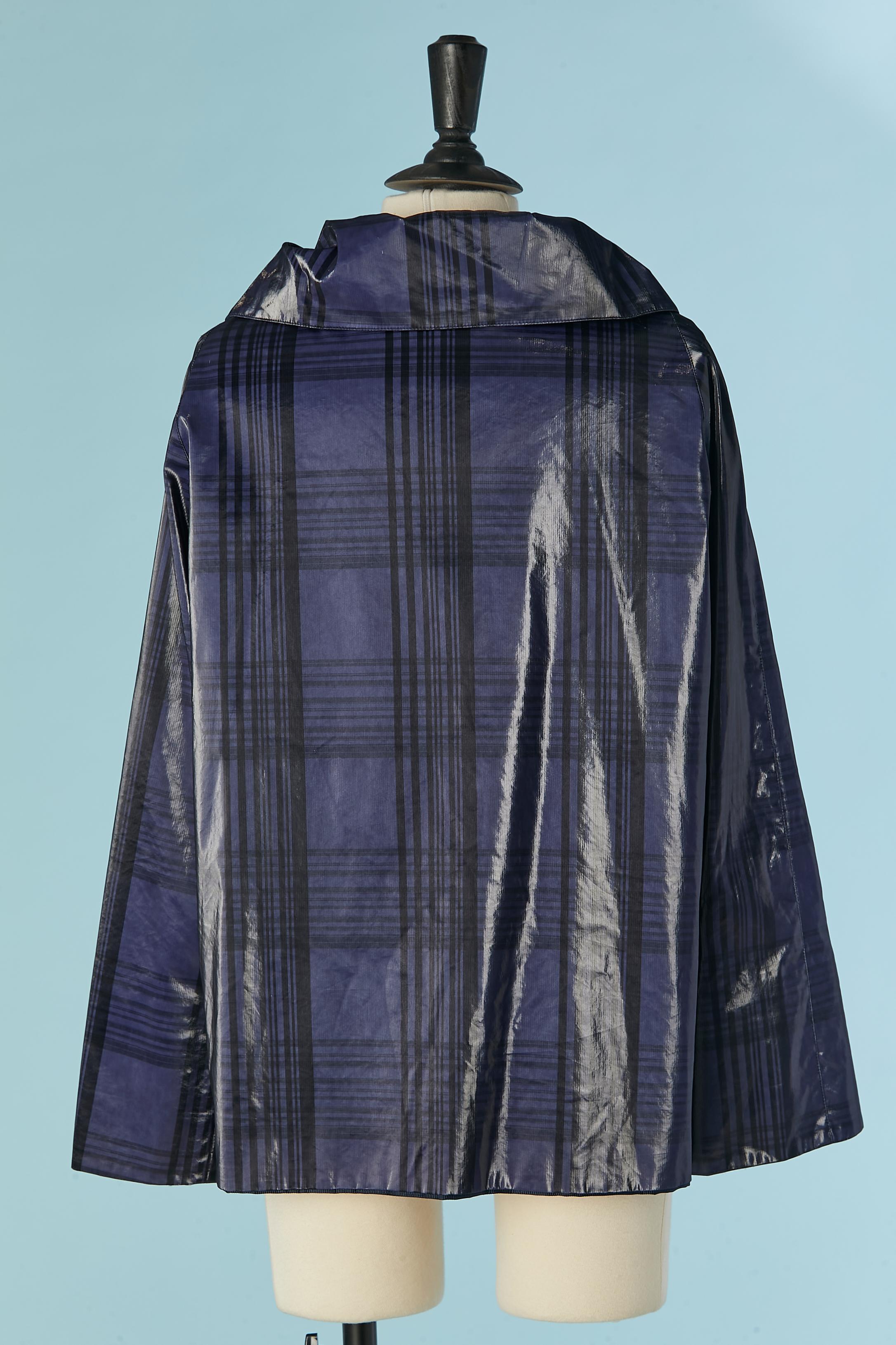 Veste imperméable enduite avec motif à carreaux Giorgio Armani Pour femmes en vente