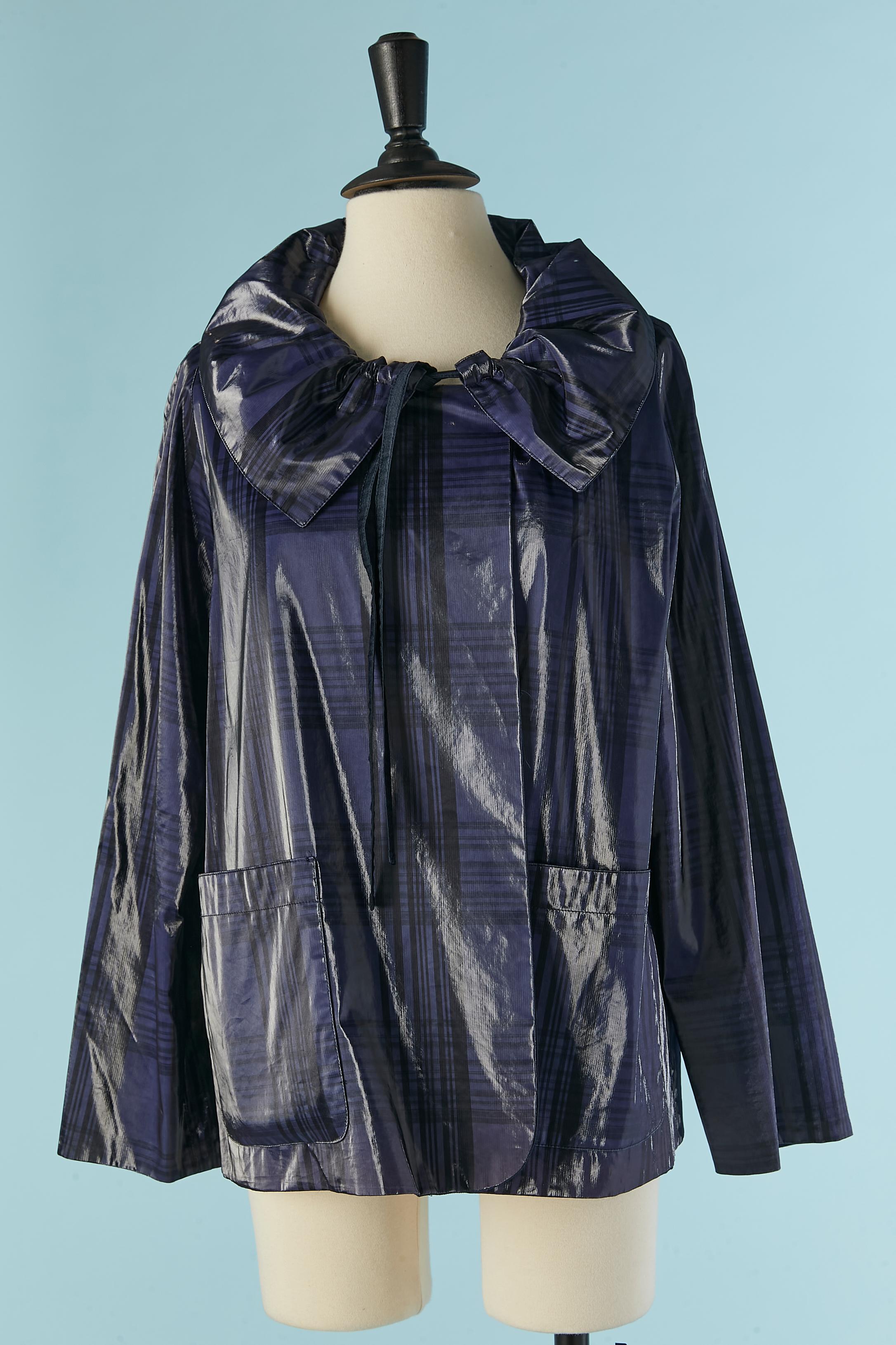 Veste imperméable enduite avec motif à carreaux Giorgio Armani en vente 1