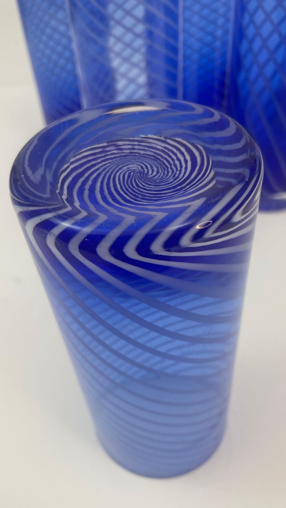 XX secolo Set di 4 bicchieri a spirale blu cobalto degli anni '80 in vendita
