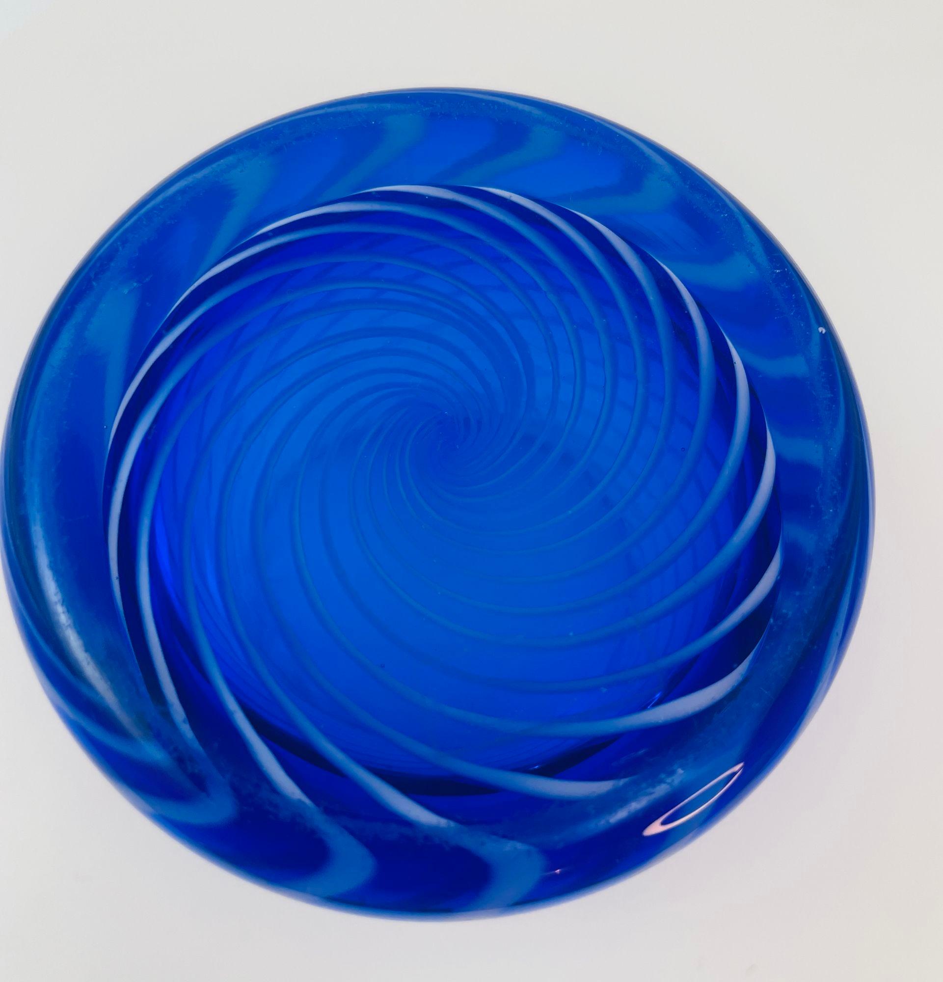 Juego de 4 copas azul cobalto espiral Italia años 80 en venta 3
