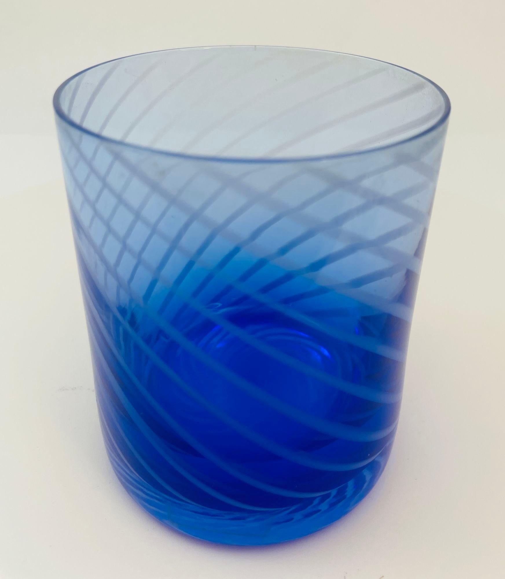 Juego de 4 copas azul cobalto espiral Italia años 80 en venta 10