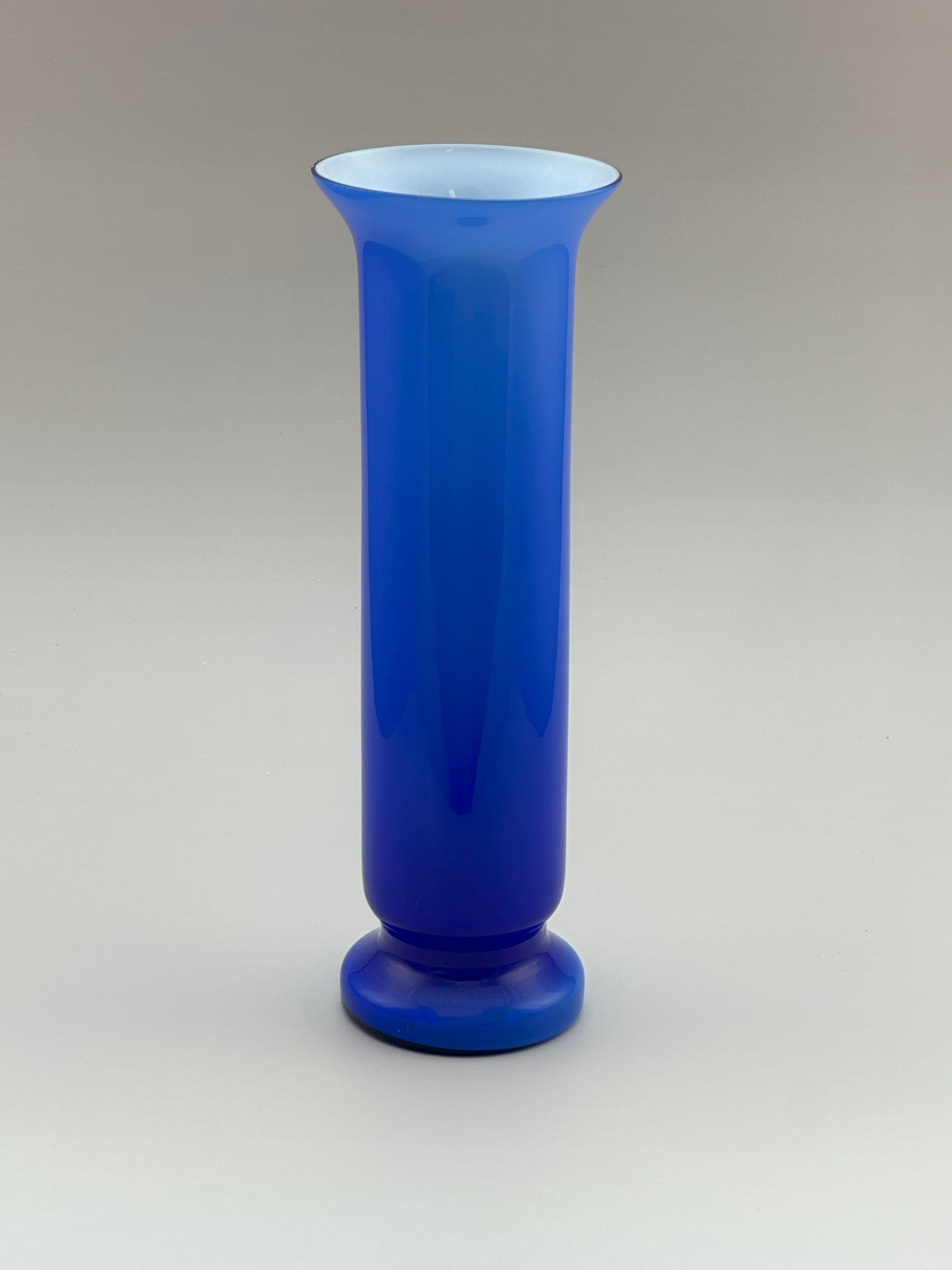 Kobaltblaue Empoli-Glasvase, Italien, ca. 1970er Jahre (Moderne der Mitte des Jahrhunderts) im Angebot