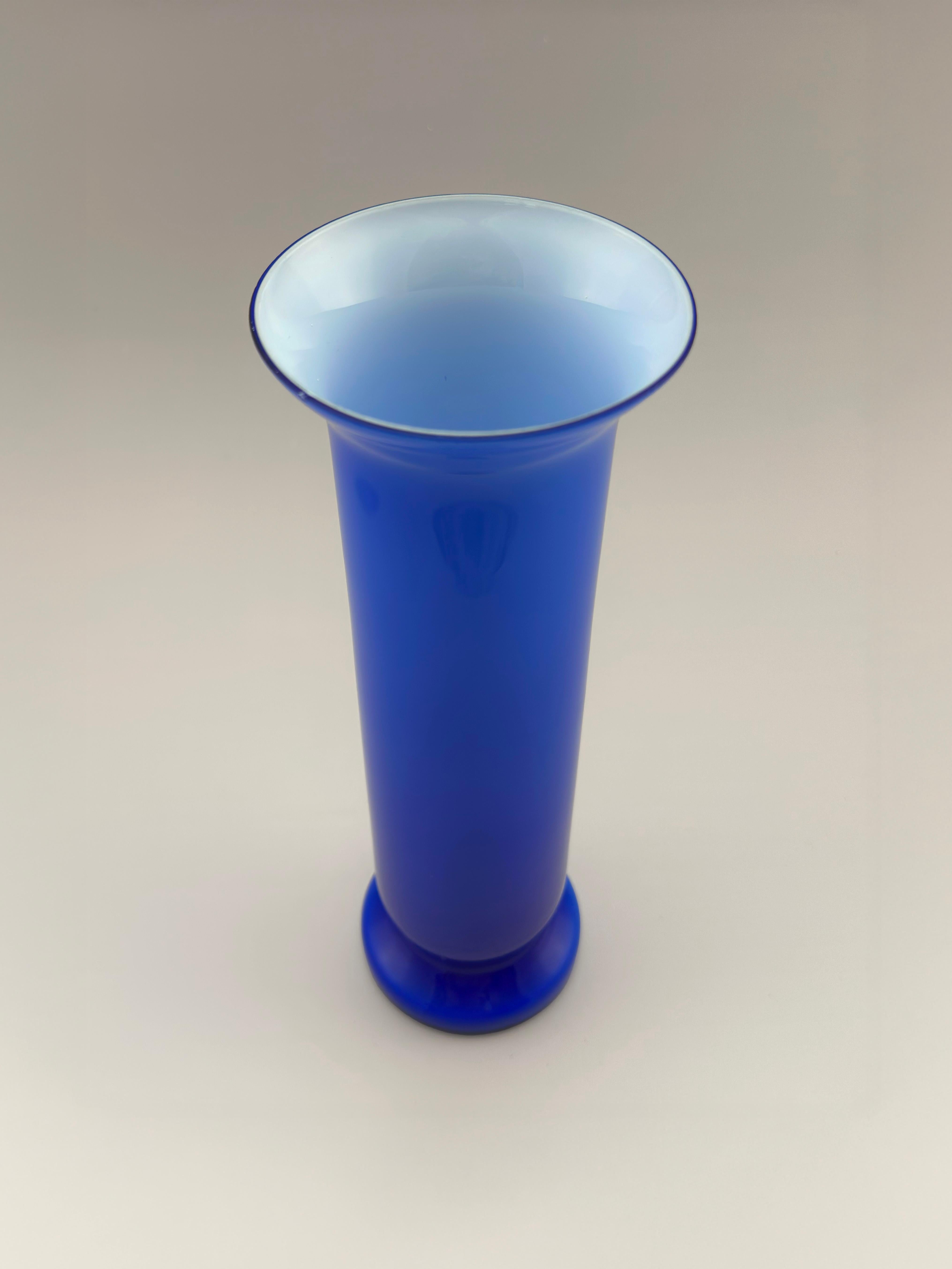 Kobaltblaue Empoli-Glasvase, Italien, ca. 1970er Jahre (Ende des 20. Jahrhunderts) im Angebot