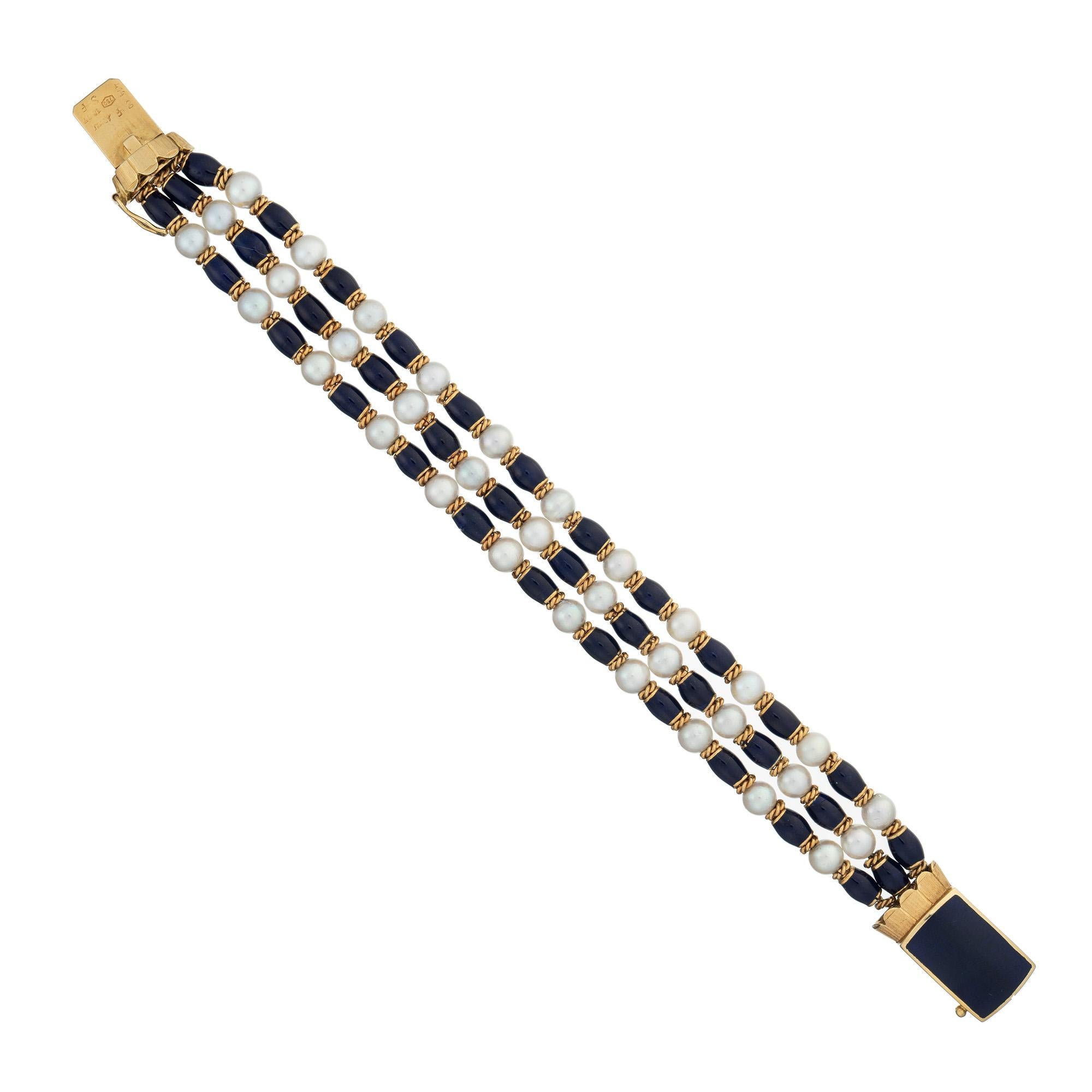 Perlina Bracciale in oro con smalto blu cobalto e perle coltivate a 3 file in vendita