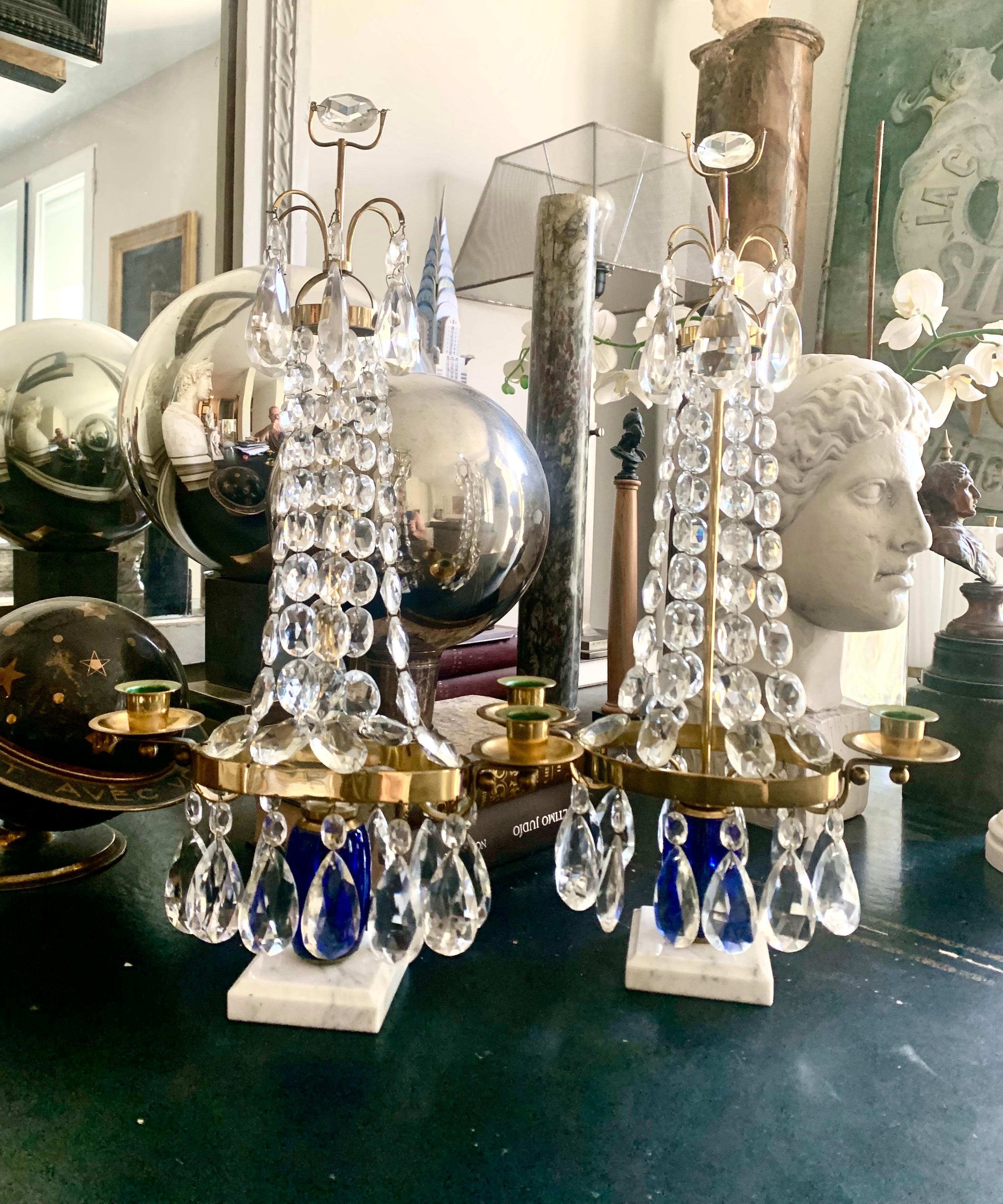 Vetro blu cobalto  Portacandele in cristallo dorato in bronzo Girandoles Candelabro in vendita 3
