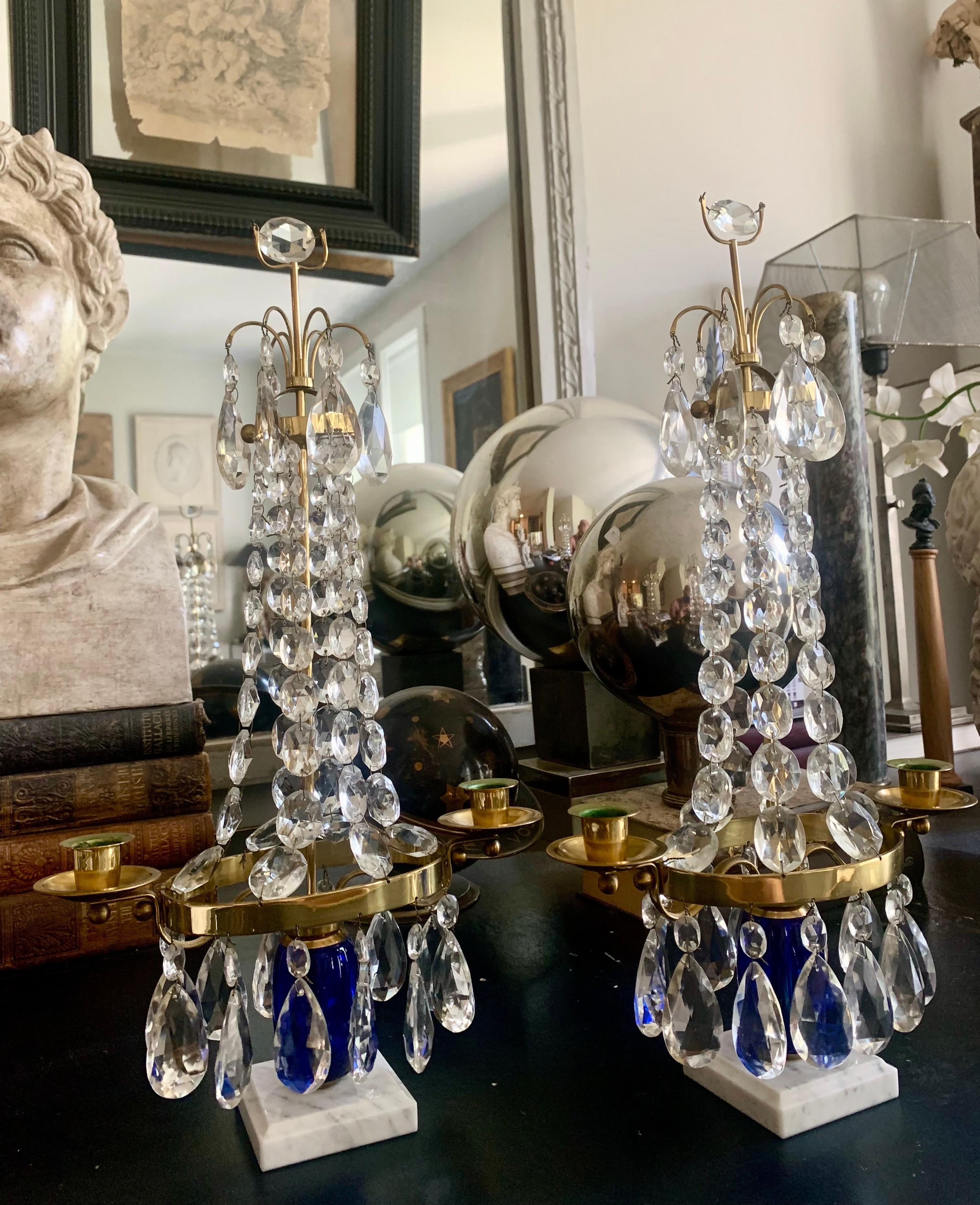 Vetro blu cobalto  Portacandele in cristallo dorato in bronzo Girandoles Candelabro in vendita 6