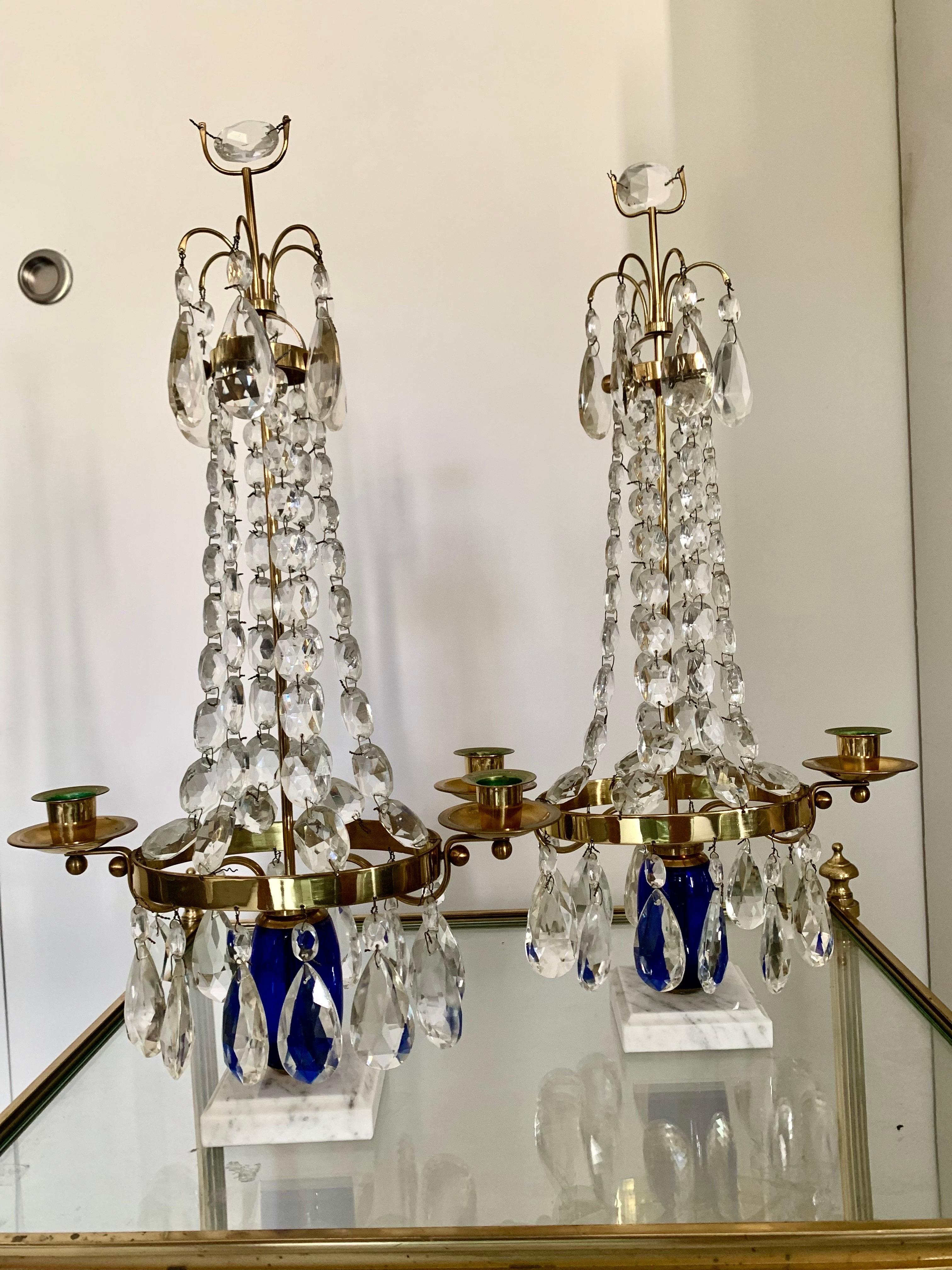 Vetro blu cobalto  Portacandele in cristallo dorato in bronzo Girandoles Candelabro in vendita 8