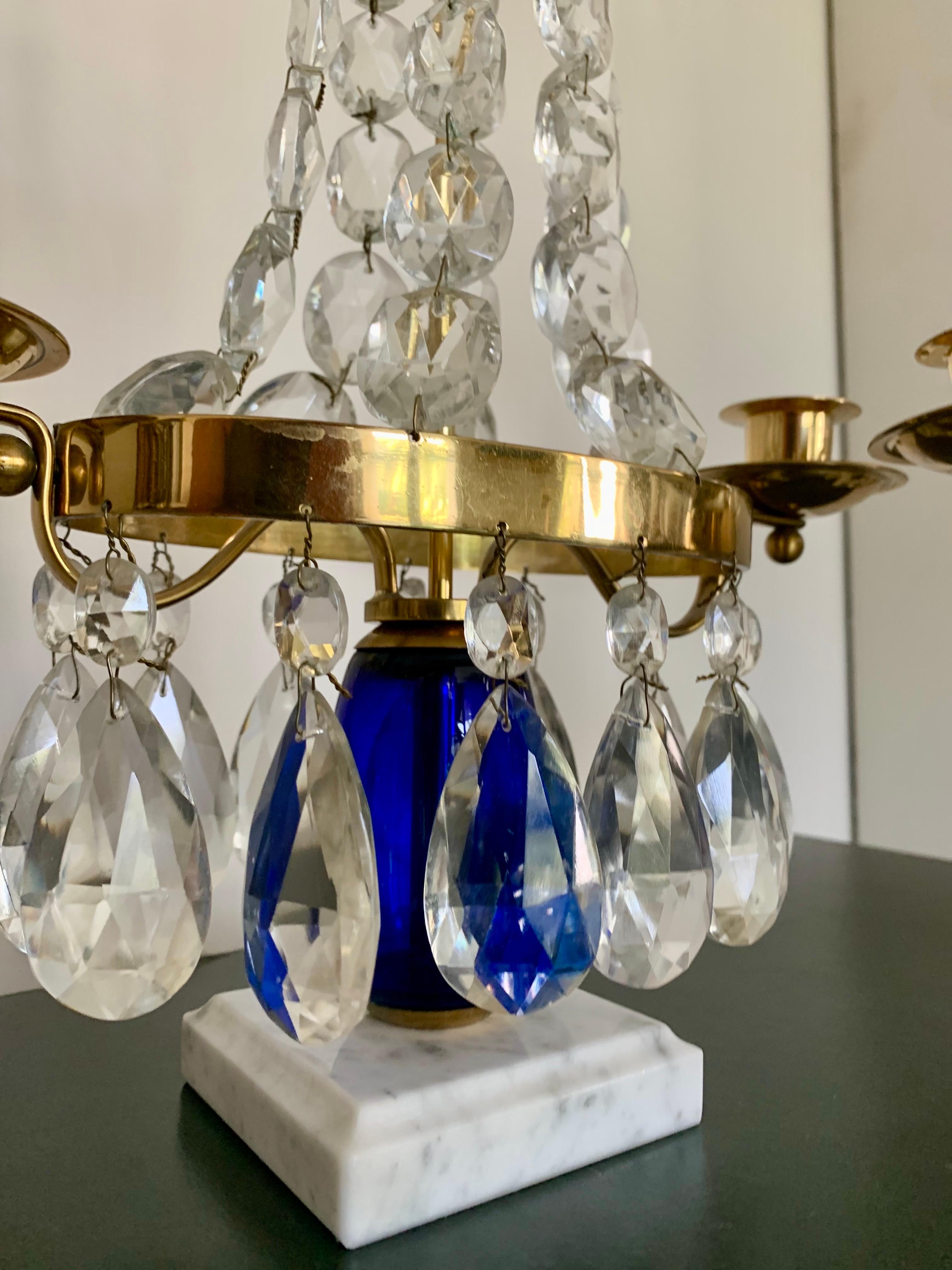 Vetro blu cobalto  Portacandele in cristallo dorato in bronzo Girandoles Candelabro In condizioni buone in vendita a Madrid, ES