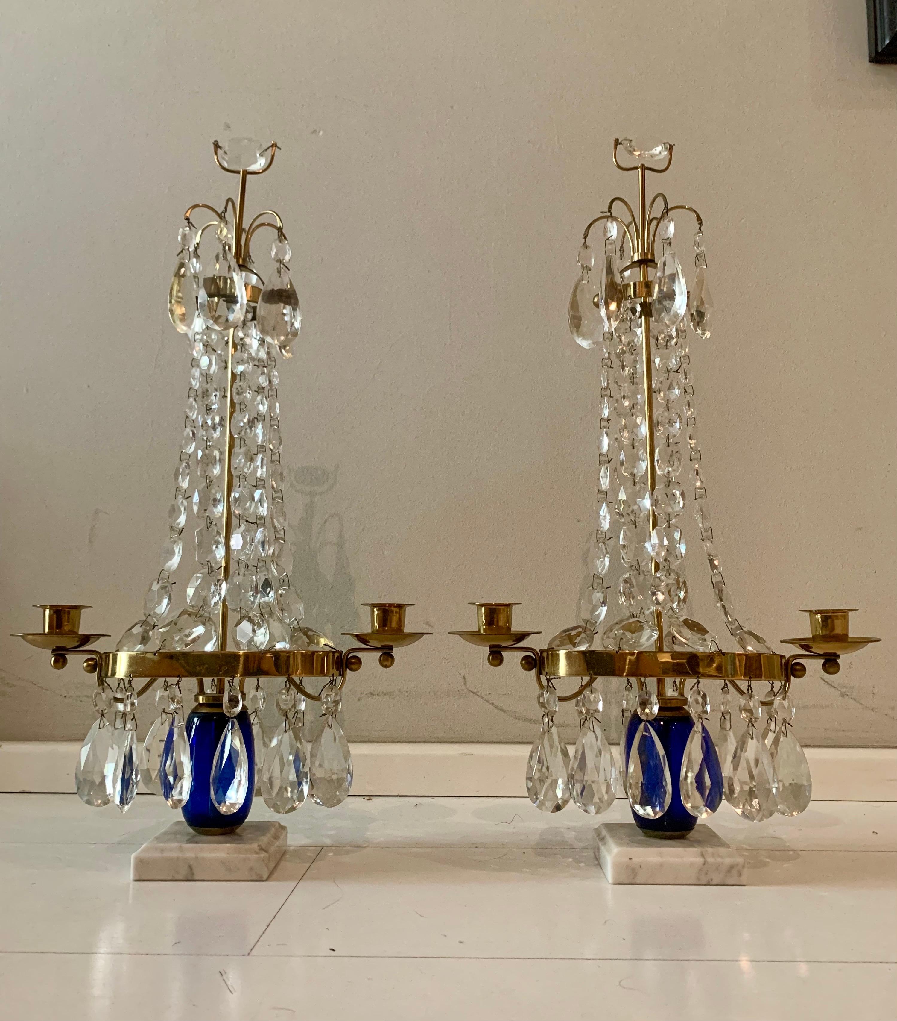 Vetro blu cobalto  Portacandele in cristallo dorato in bronzo Girandoles Candelabro in vendita 2