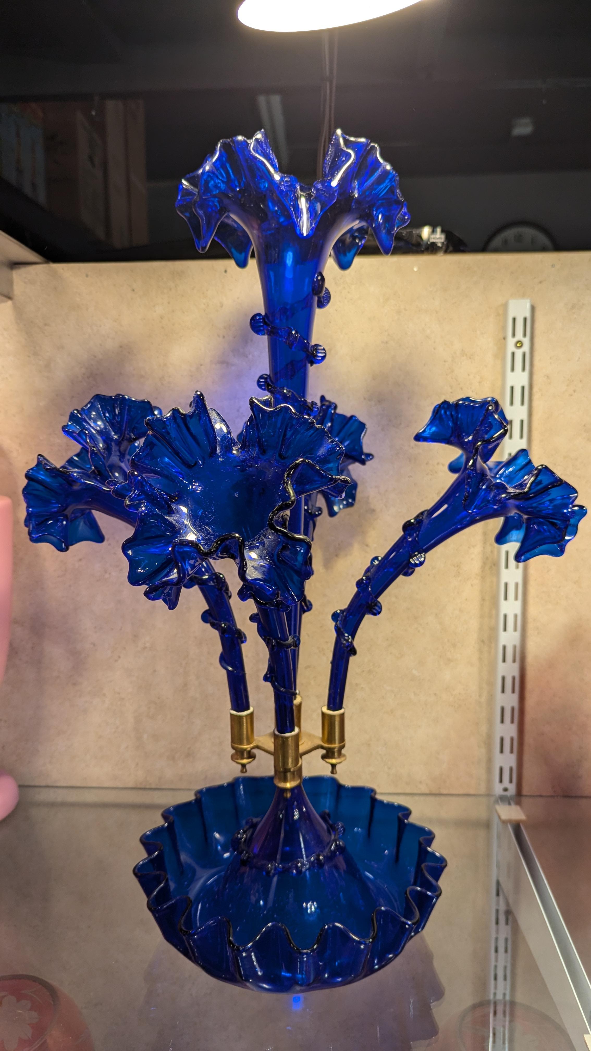 Epergne di vetro blu cobalto In condizioni buone in vendita a Pueblo, CO