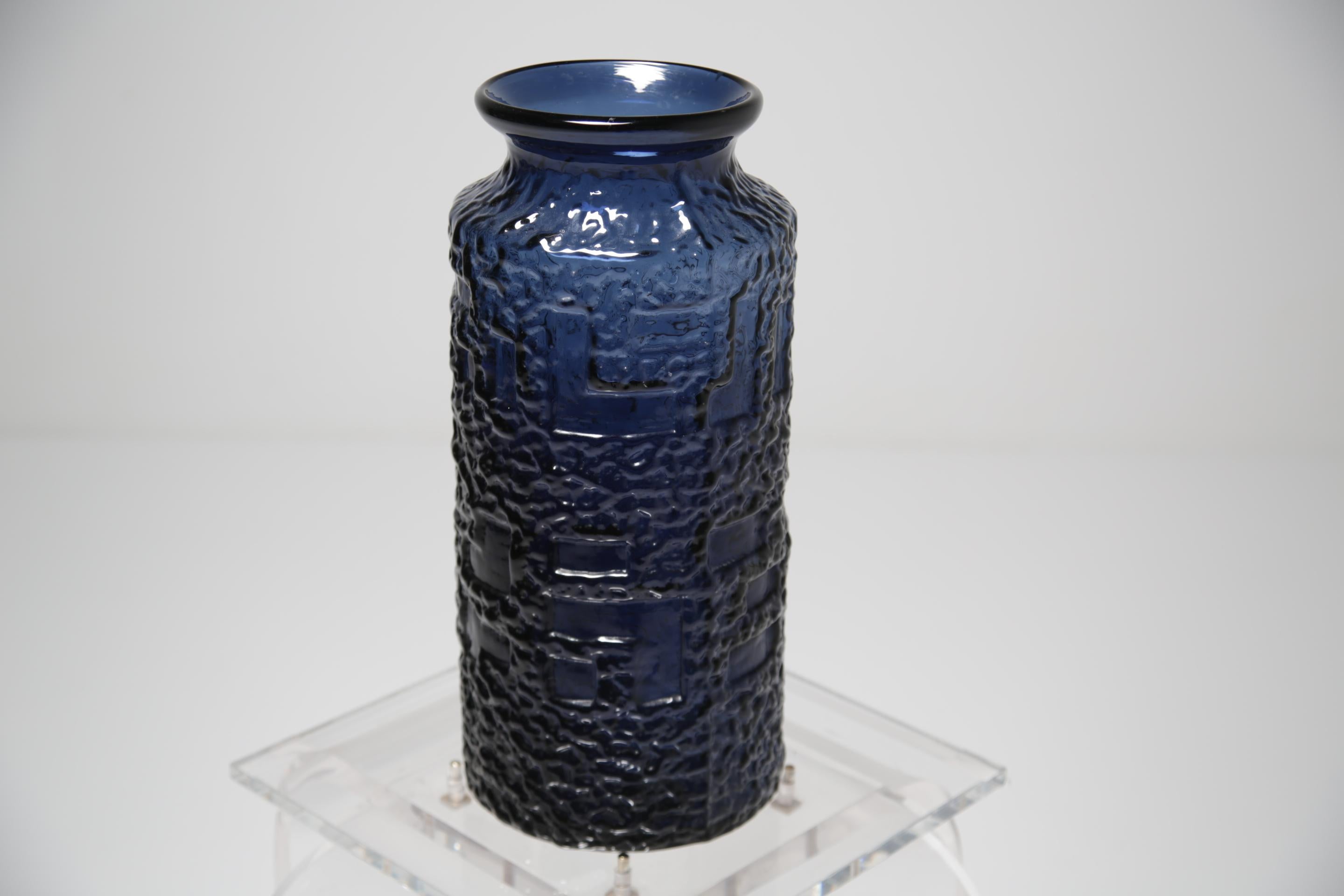 Kobaltblaue Glasbodenvase von Gote Augustsson für Ruda Glasbruk um 1960 (Moderne der Mitte des Jahrhunderts) im Angebot