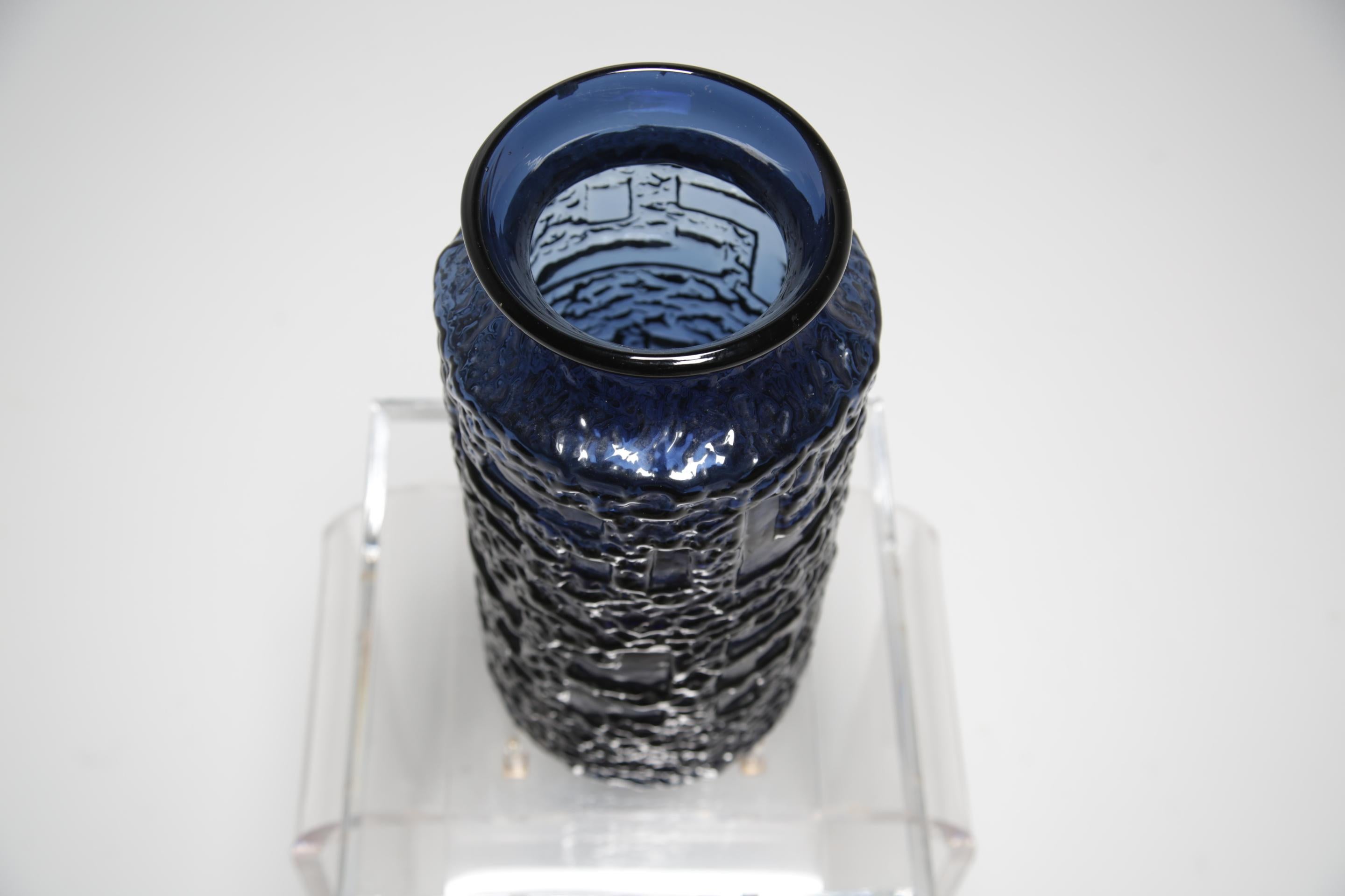 Kobaltblaue Glasbodenvase von Gote Augustsson für Ruda Glasbruk um 1960 (Schwedisch) im Angebot