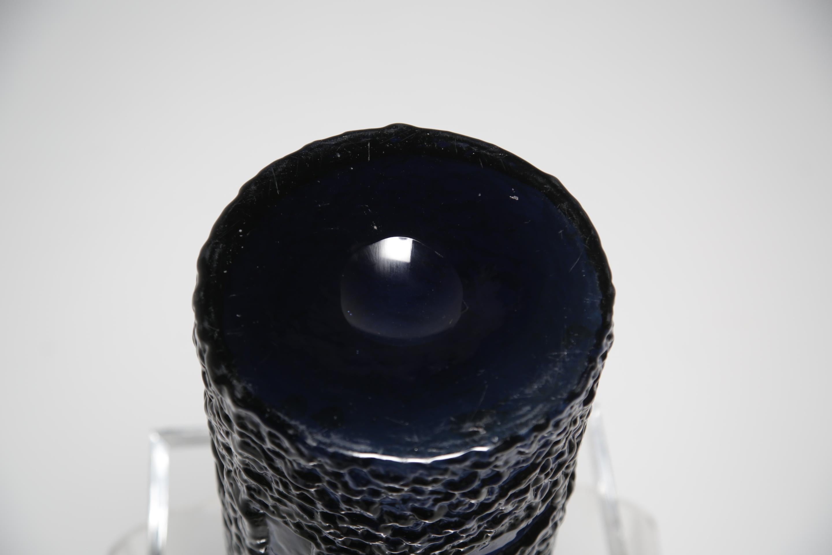 Kobaltblaue Glasbodenvase von Gote Augustsson für Ruda Glasbruk um 1960 im Angebot 1