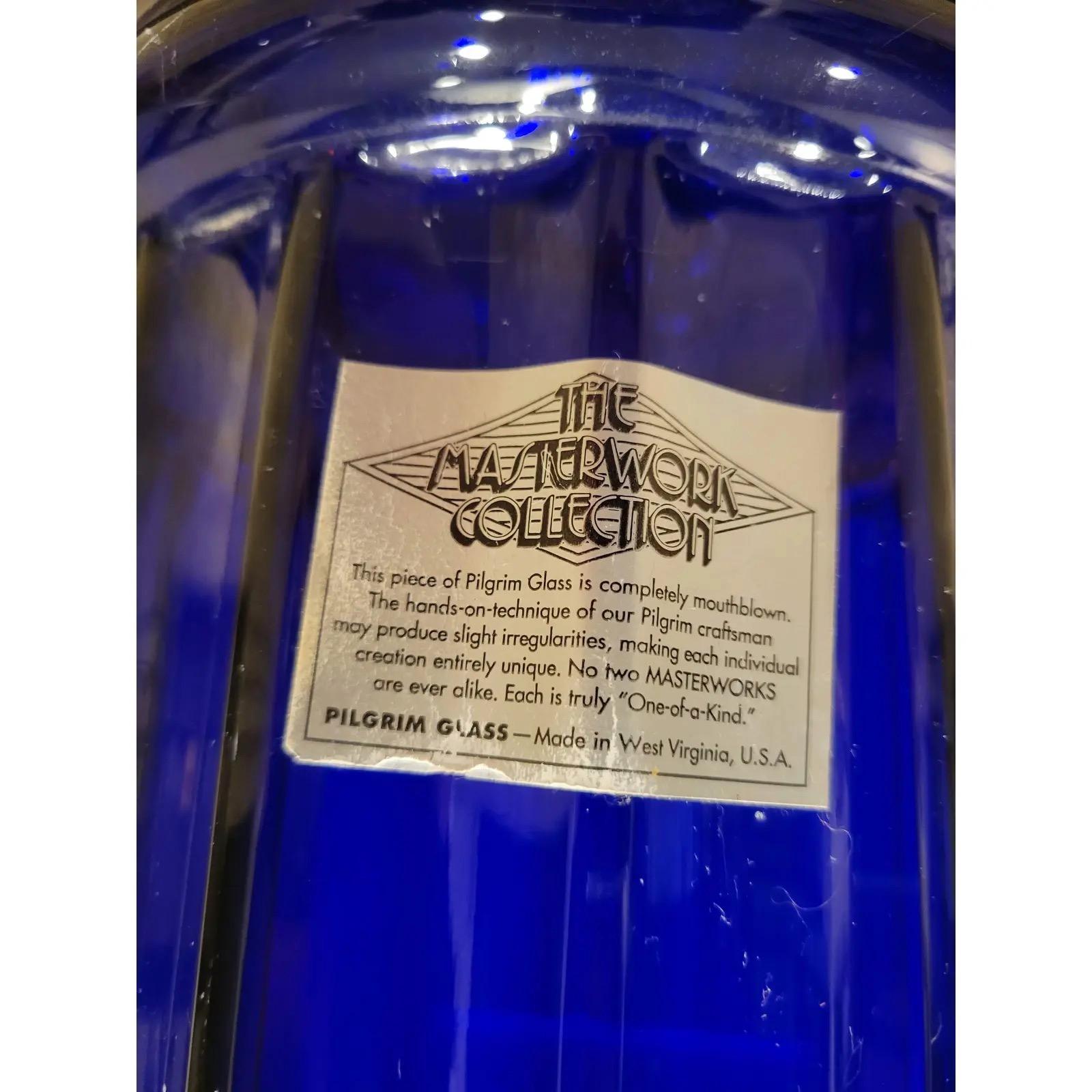 Kobaltblauer Glassockel mit Säule. Geriffelte Säule. Unmarkiert. Abmessungen: H 36 Zoll x  im Angebot 10