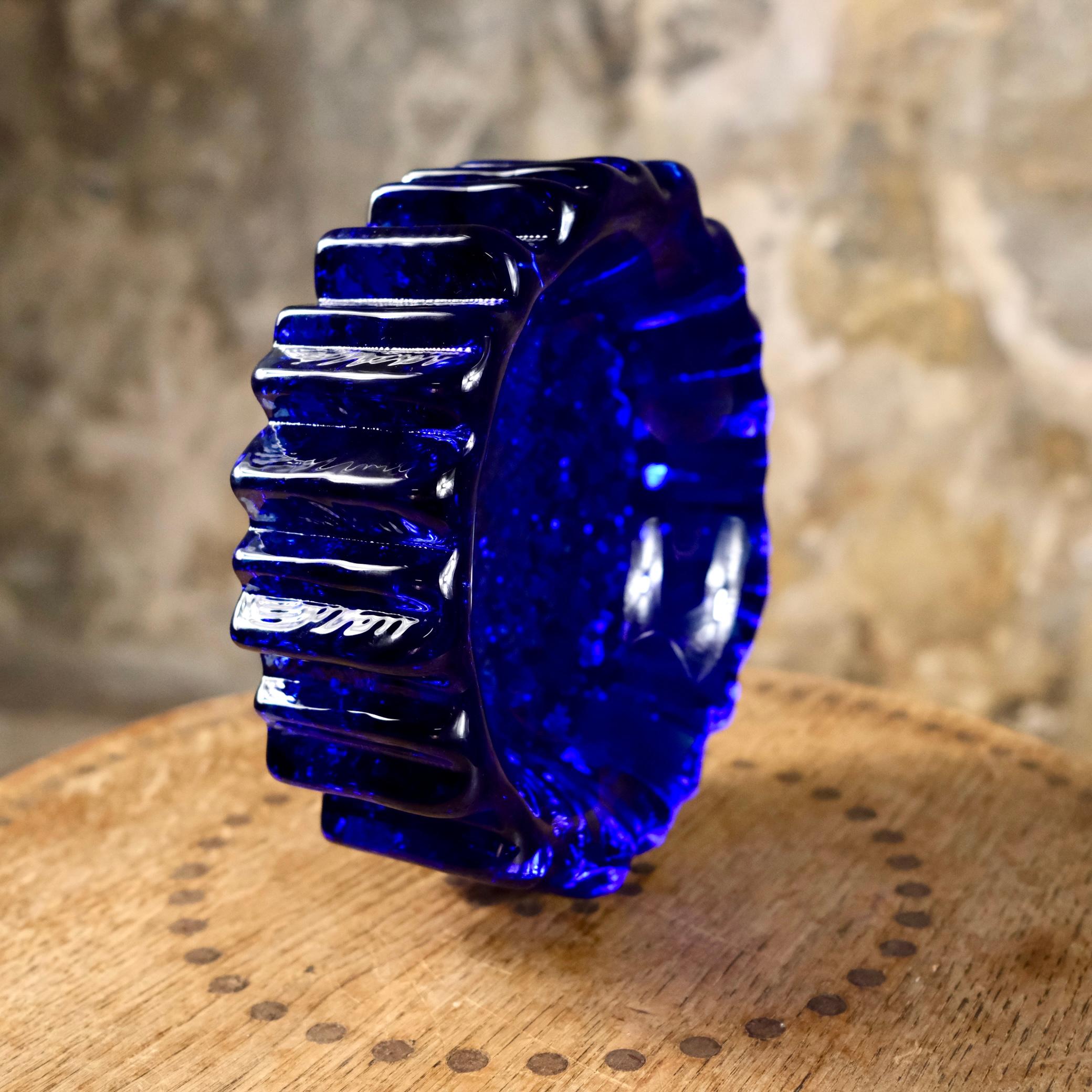 Vide-poche en verre bleu cobalt par Willy Johansson pour Hadeland, Norvège, années 1970 en vente 4