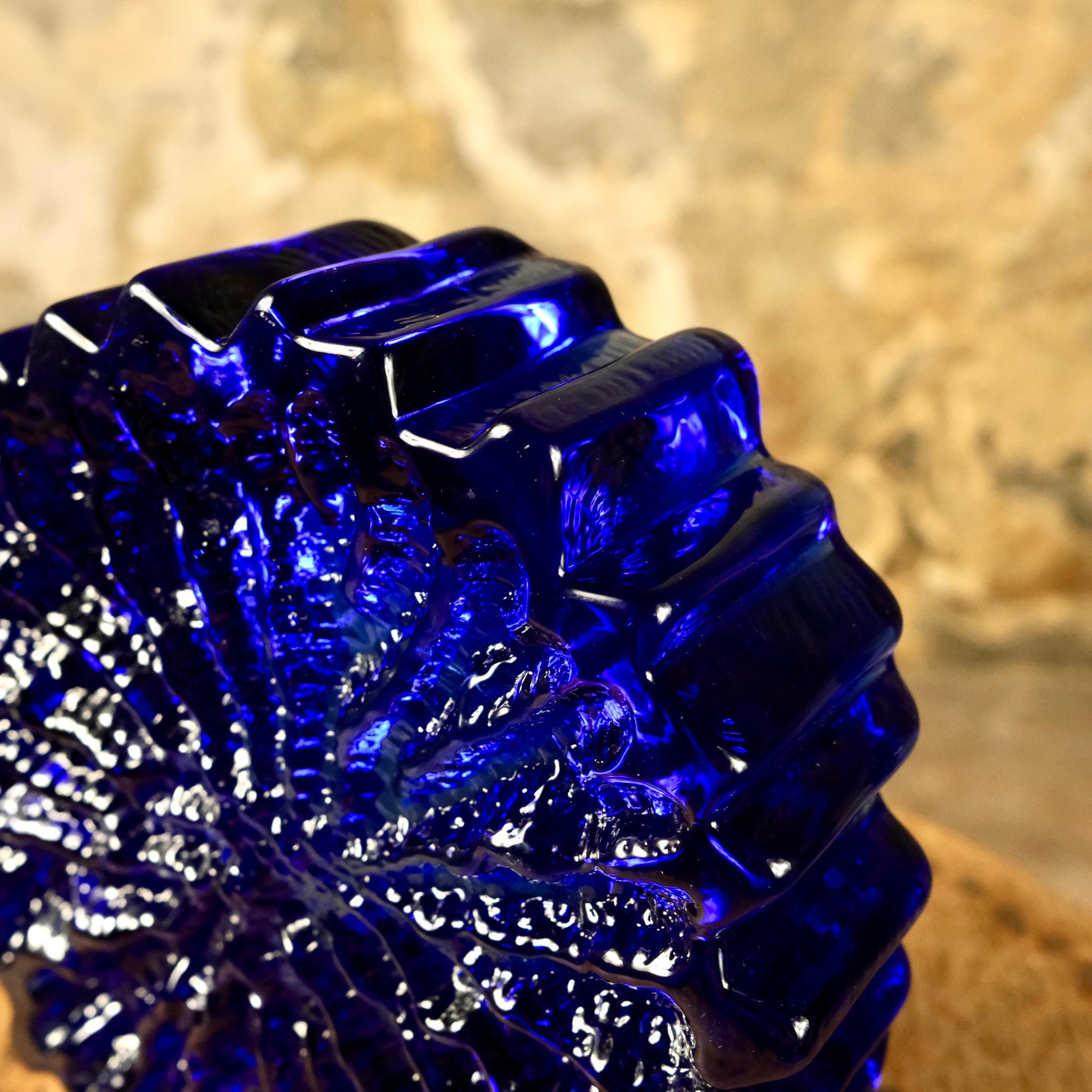 Vide-poche en verre bleu cobalt par Willy Johansson pour Hadeland, Norvège, années 1970 en vente 9