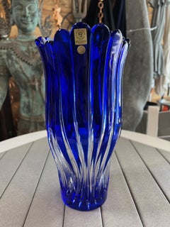 Vase en cristal bleu cobalt taillé à la main par Caesar Crystal Bohemiae Co. République tchèque