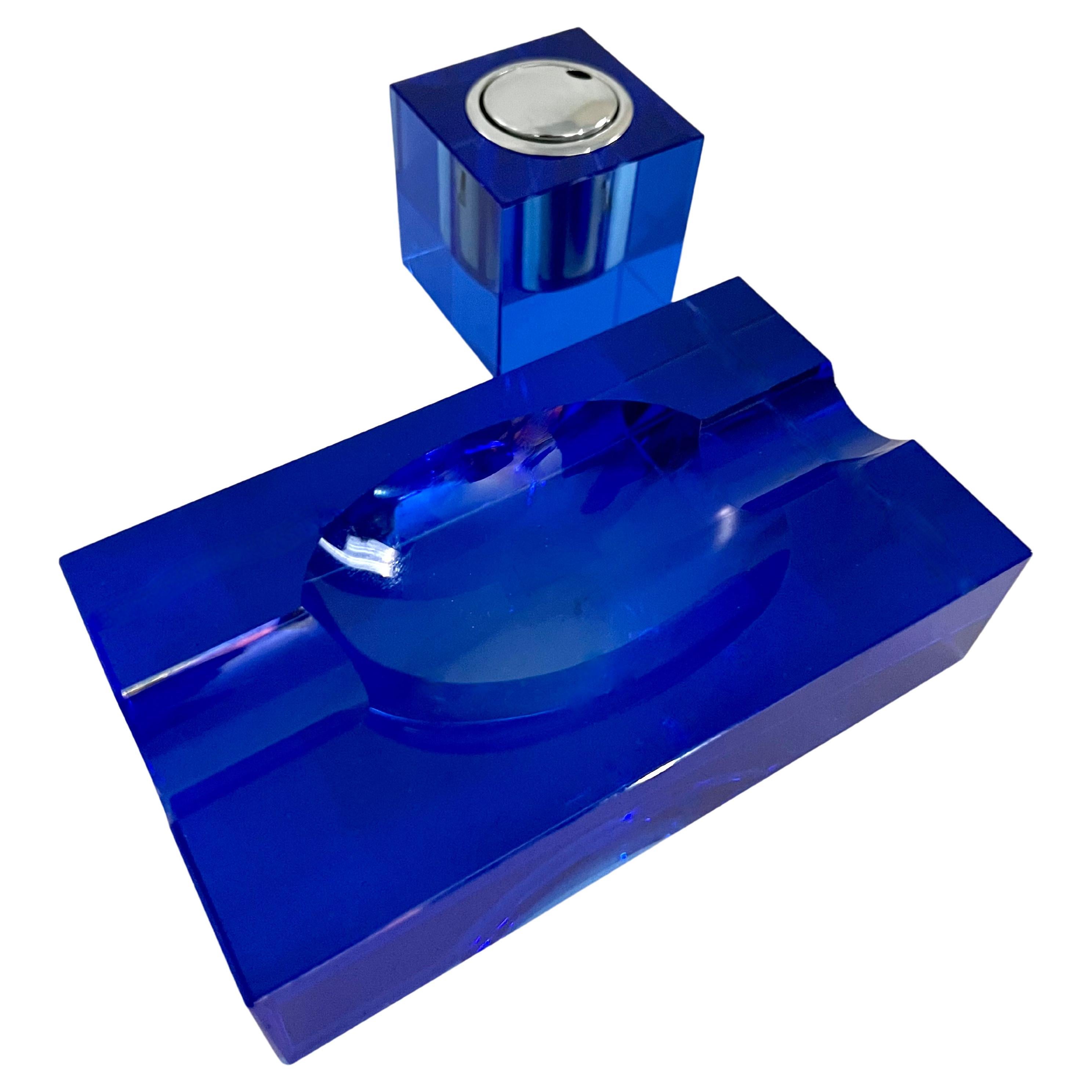 Moderne Cendrier italien en cristal bleu cobalt en vente