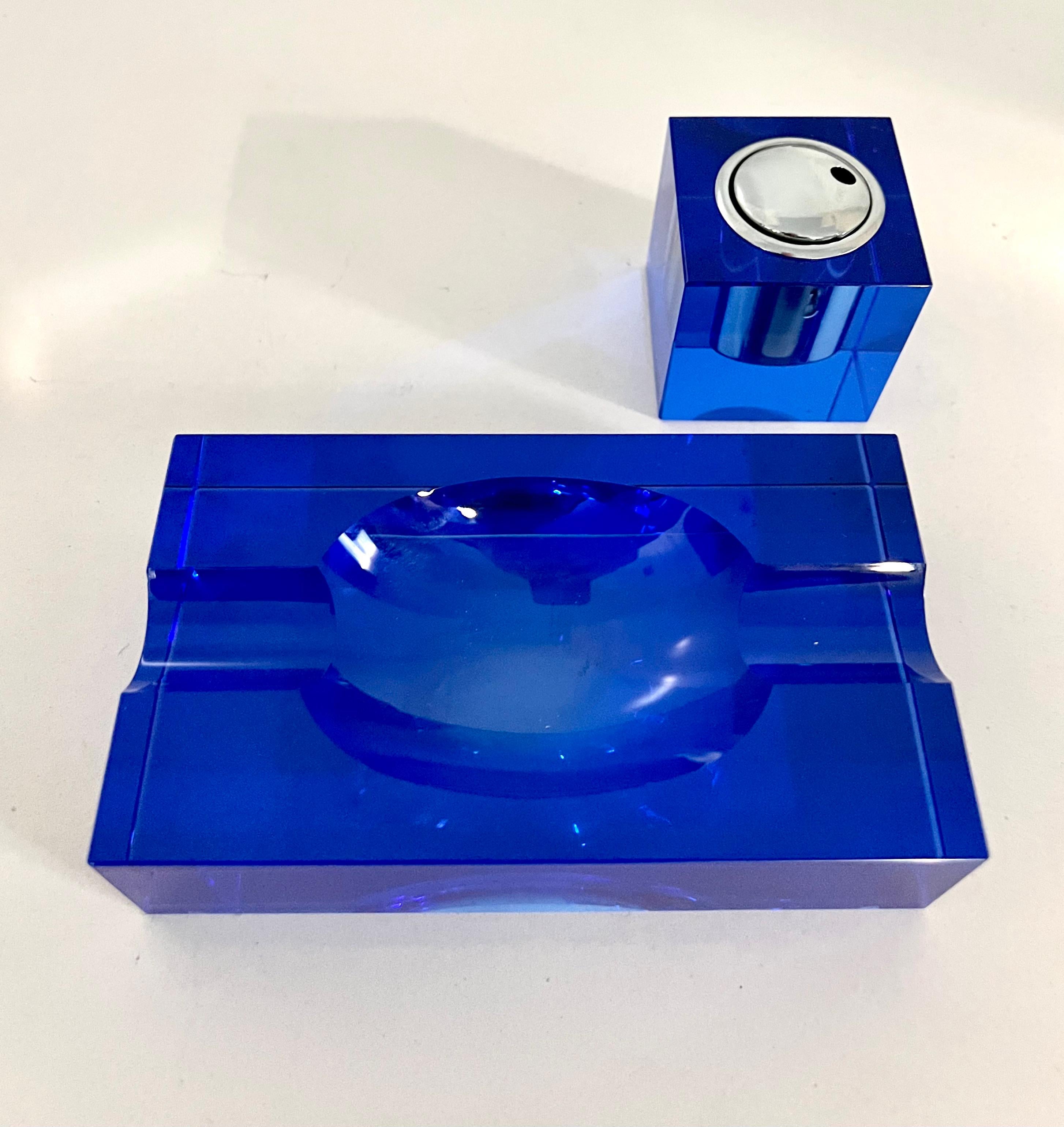 Cobalt Blue Italian Crystal Glass Cigar Ashtray In Good Condition For Sale In Los Angeles, CA