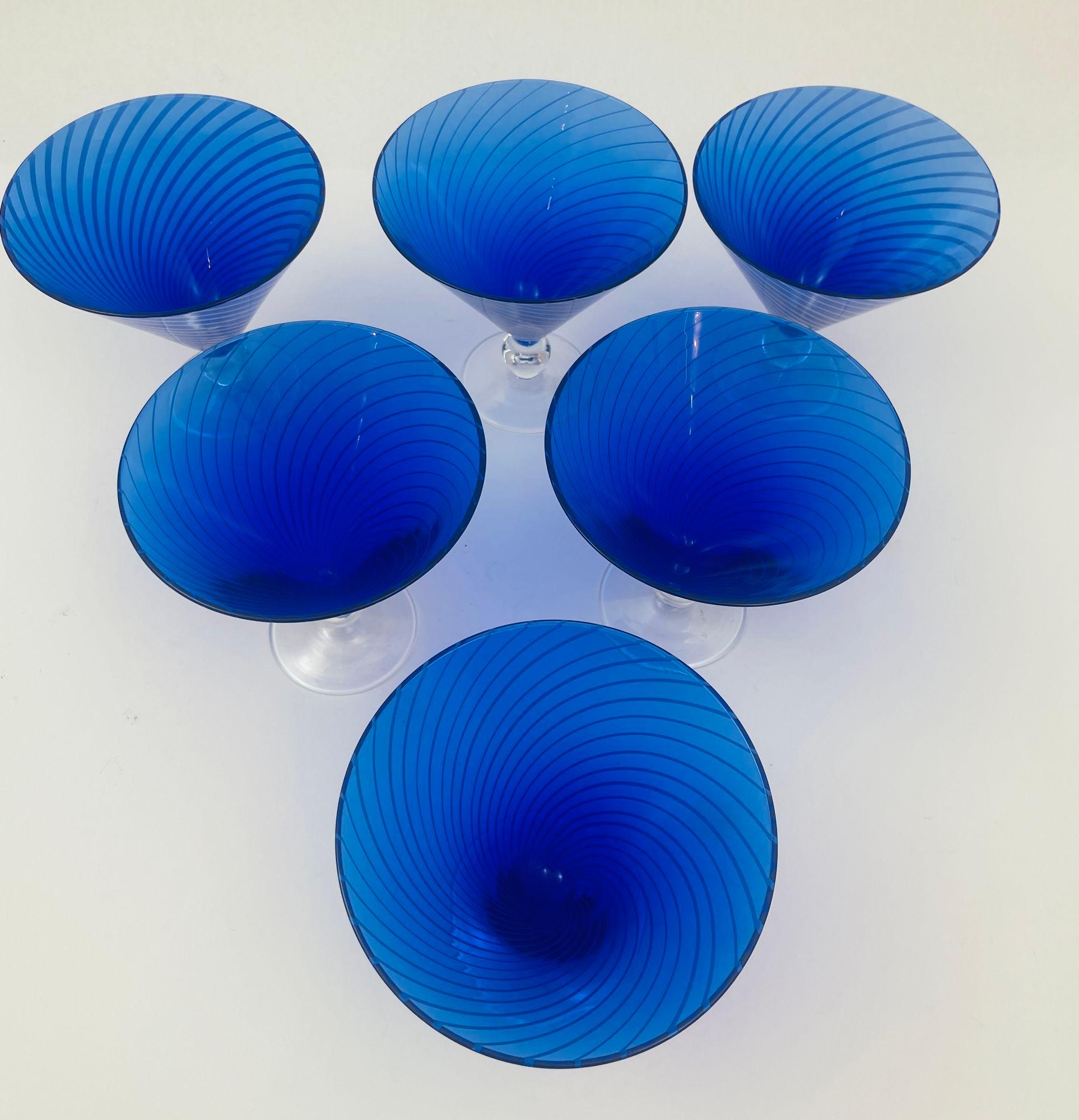 Set of 6 handmade cobalt blue Italian candy stripe Italian stemmed martini glasses in French Maison Baccarat style.
Set of 6 gorgeous cobalt blue Italian stemmed martini glasses.
Fabulous hand blown vintage cobalt blue tumblers Martini glasses in